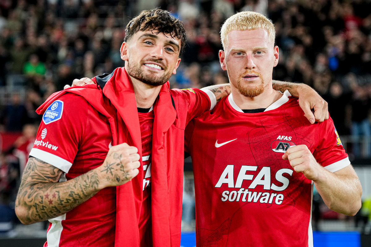 Martens lyrisch over wondergoal Meerdink: “Daarvoor kom je naar het stadion”