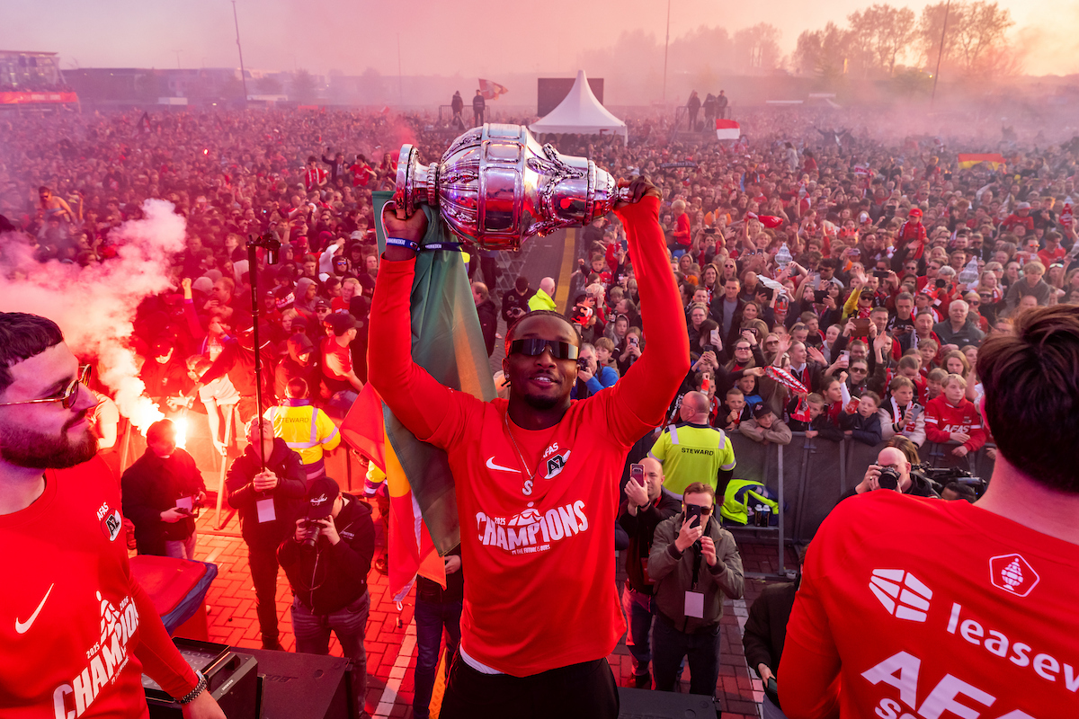 MATCHDAY | Bekerwinnaar AZ zonder uitsupporters naar Go Ahead Eagles