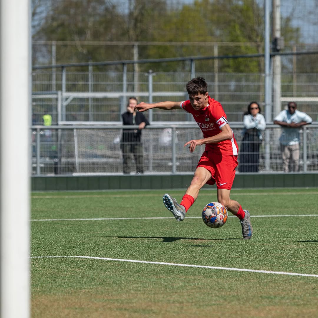 AZ verliest jeugdtalent Charly van Oosterhout aan Ajax