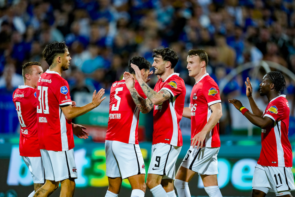 Overtuigend AZ rekent in 6 minuten af met Levski Sofia en bereikt hoofdfase Conference League