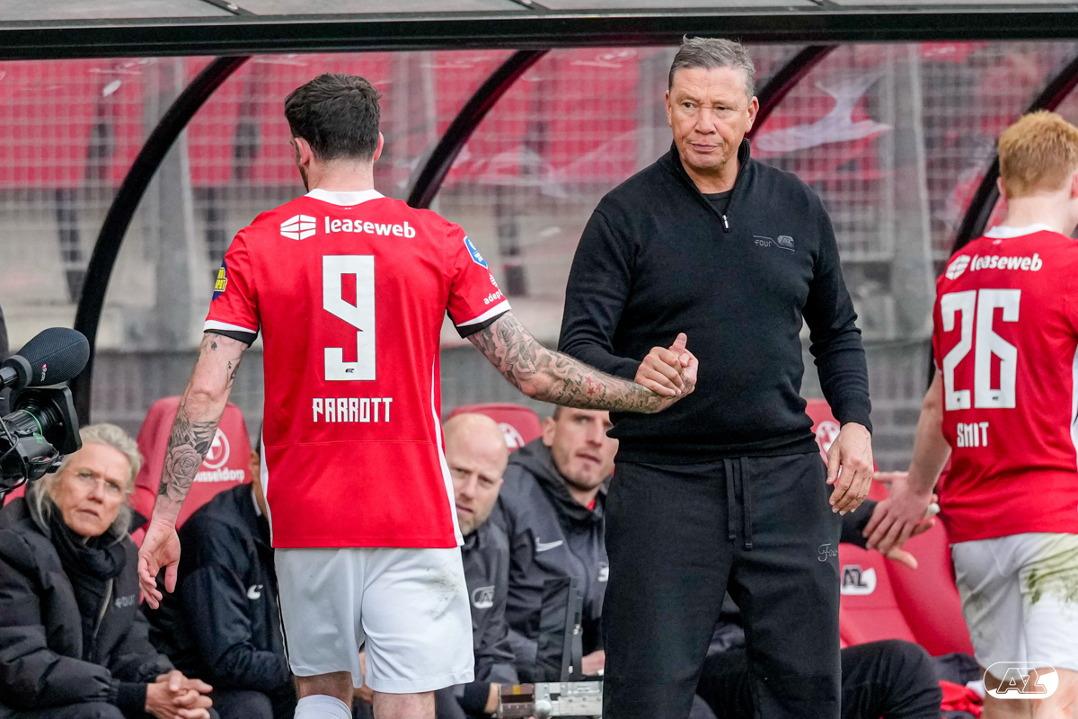 AZ wacht met trainersbesluit en noemt Echteld: 'Na de bekerfinale gaan we praten'