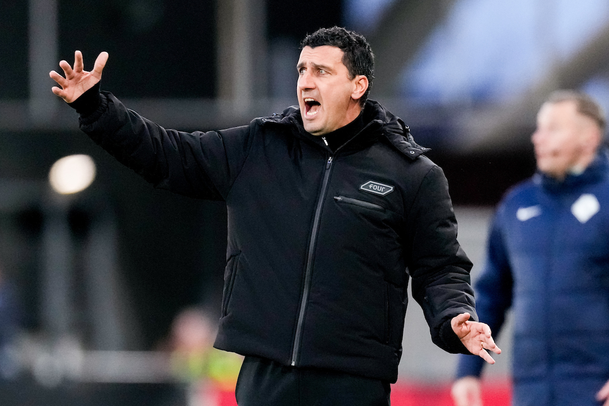 Martens blij met grote overwinning en prachtige goals: “De tweede was de mooiste”