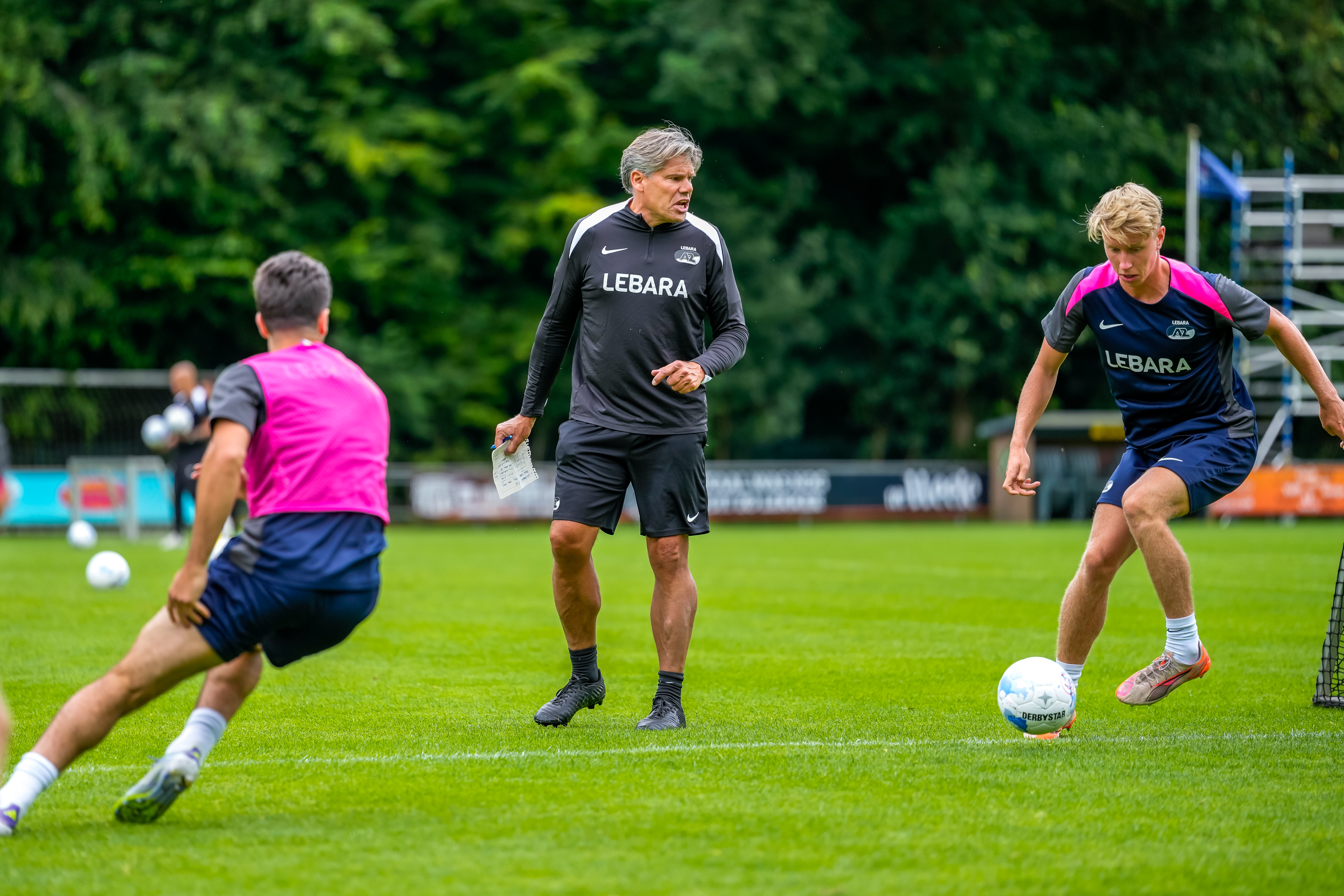 AZ ziet af van aankoop centrale verdediger dankzij ontwikkeling Van Duijl