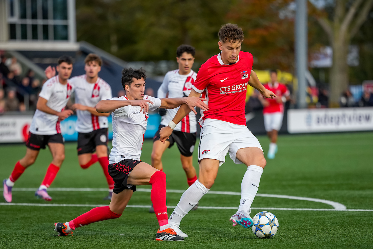 AZ beloont ontwikkeling Kovács en houdt spits uit handen van geïnteresseerde clubs
