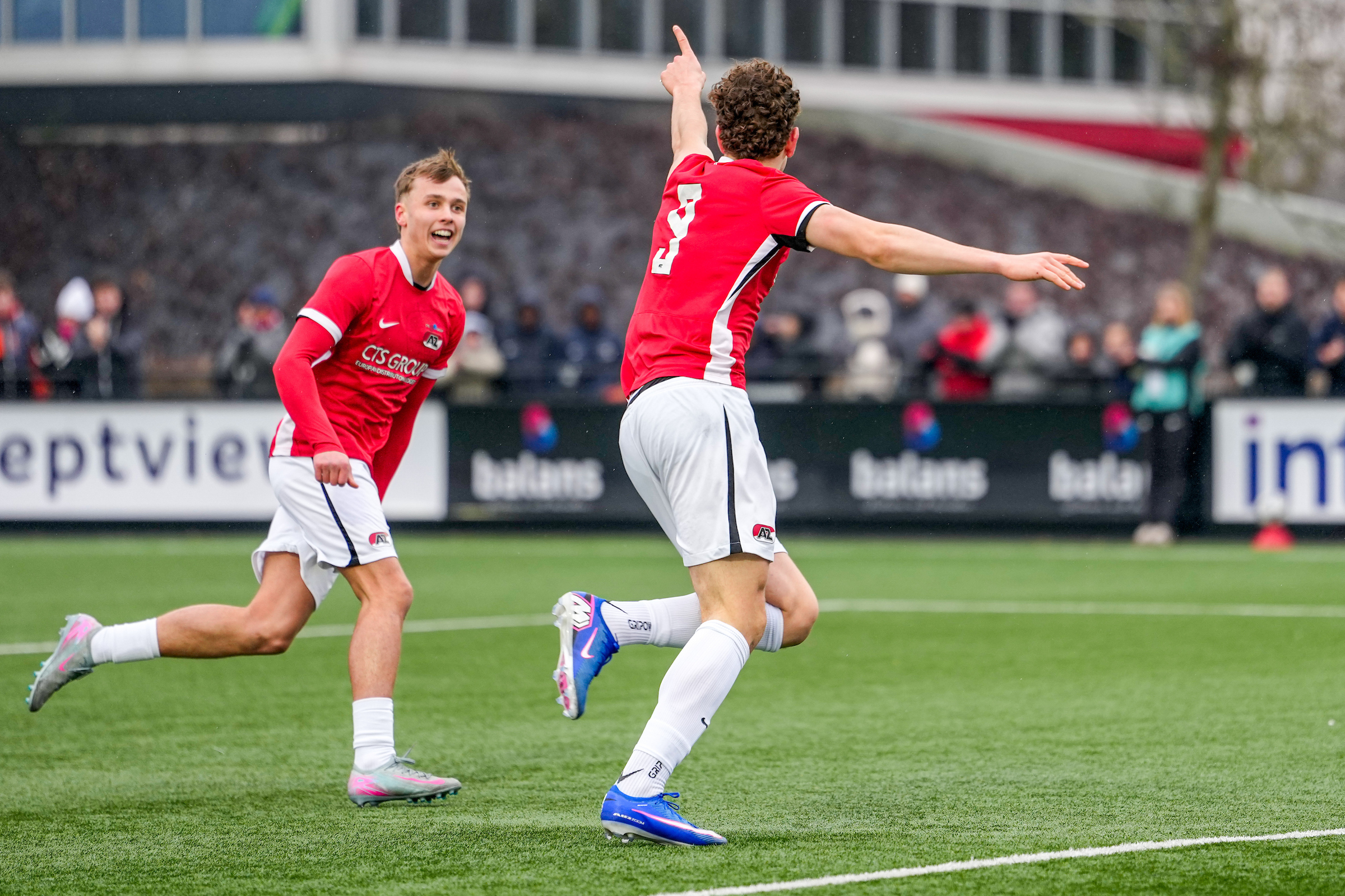 Goudhaantje Kovács schiet AZ Onder 19 langs Borussia Dortmund (4-0)