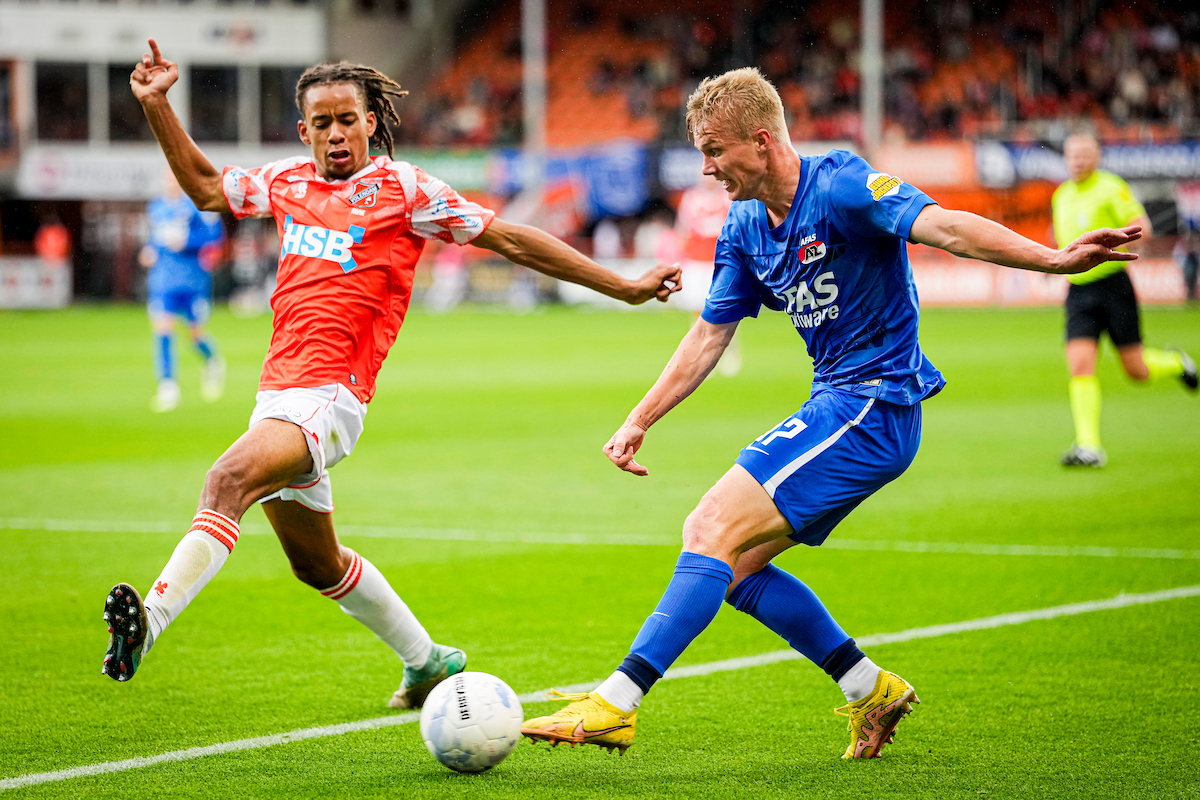 AZ verspeelt eerste punten op bezoek bij streekgenoot Volendam