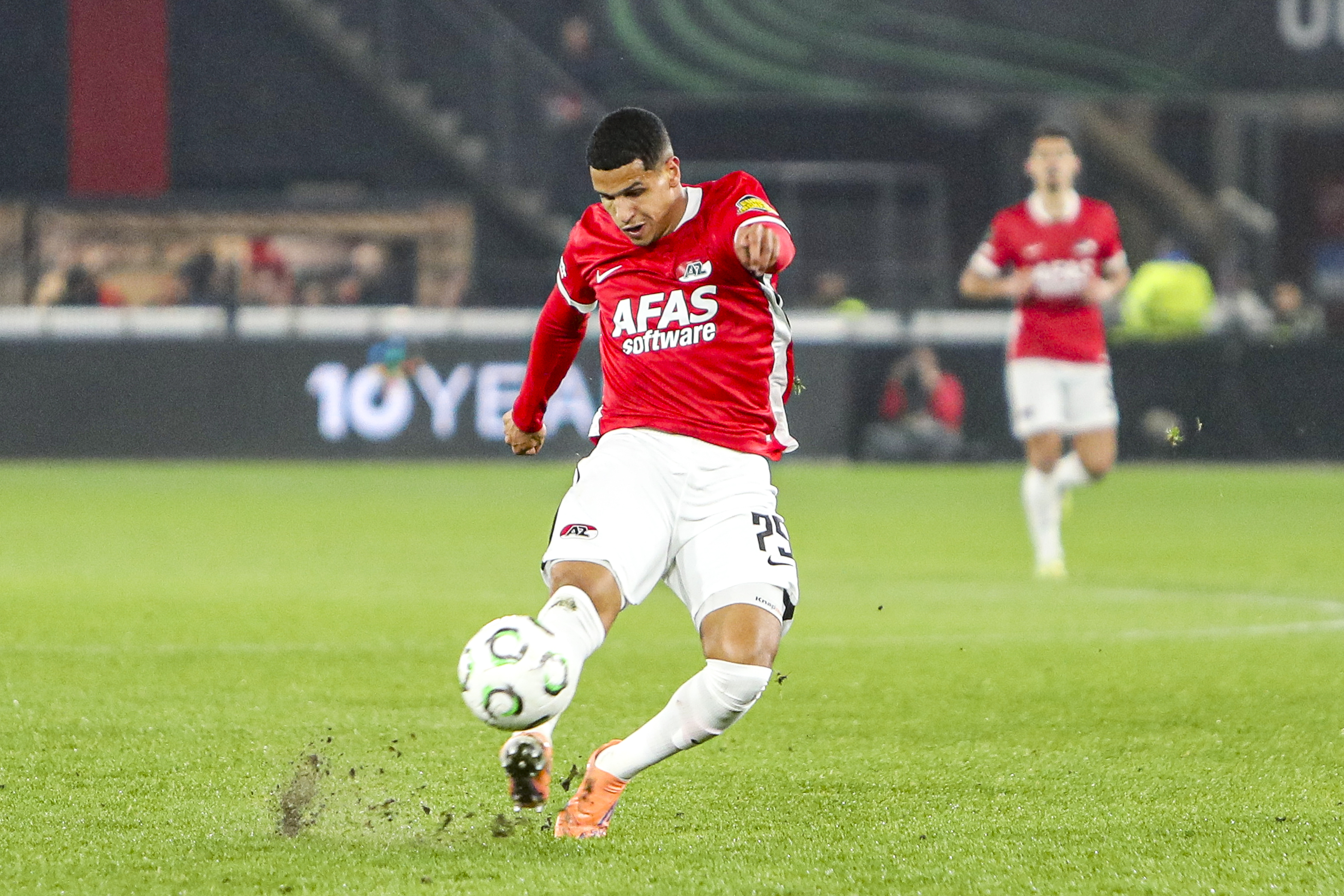 AZ beloont Bouziane met definitieve plek in A-selectie