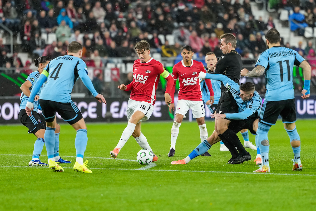 Zuinig AZ wint van Slovan Bratislava