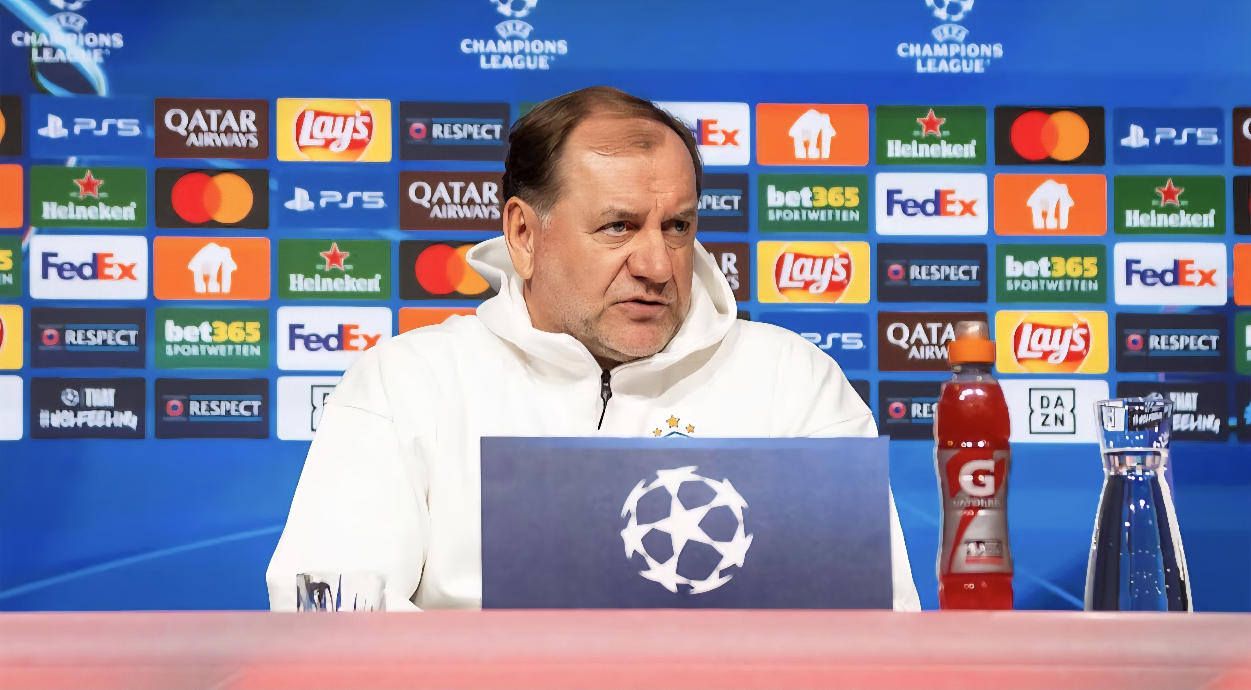 De Slowaakse Louis van Gaal | Dit kan AZ verwachten van Slovan Bratislava