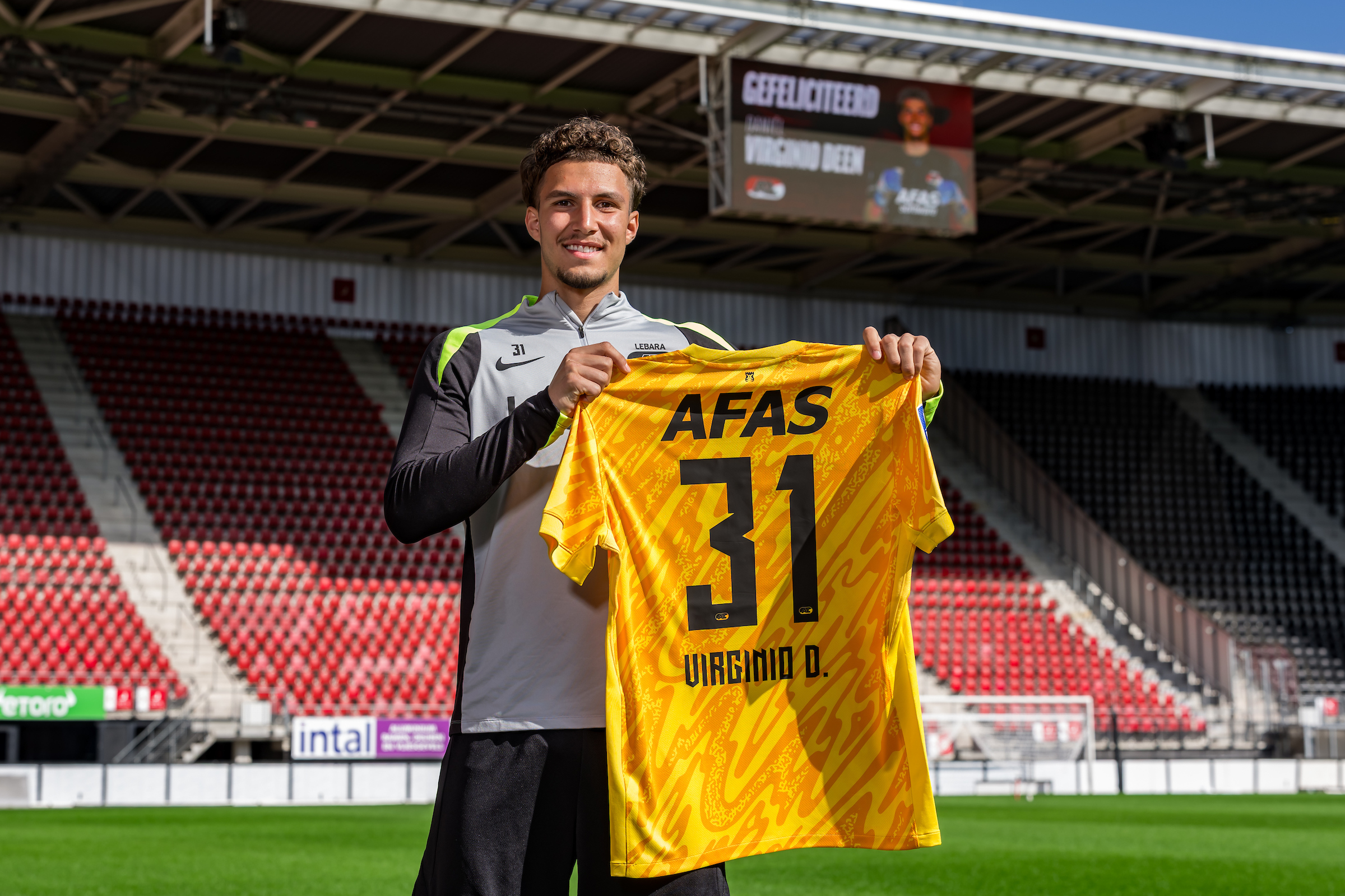 Virginio Deen blijft langer bij AZ