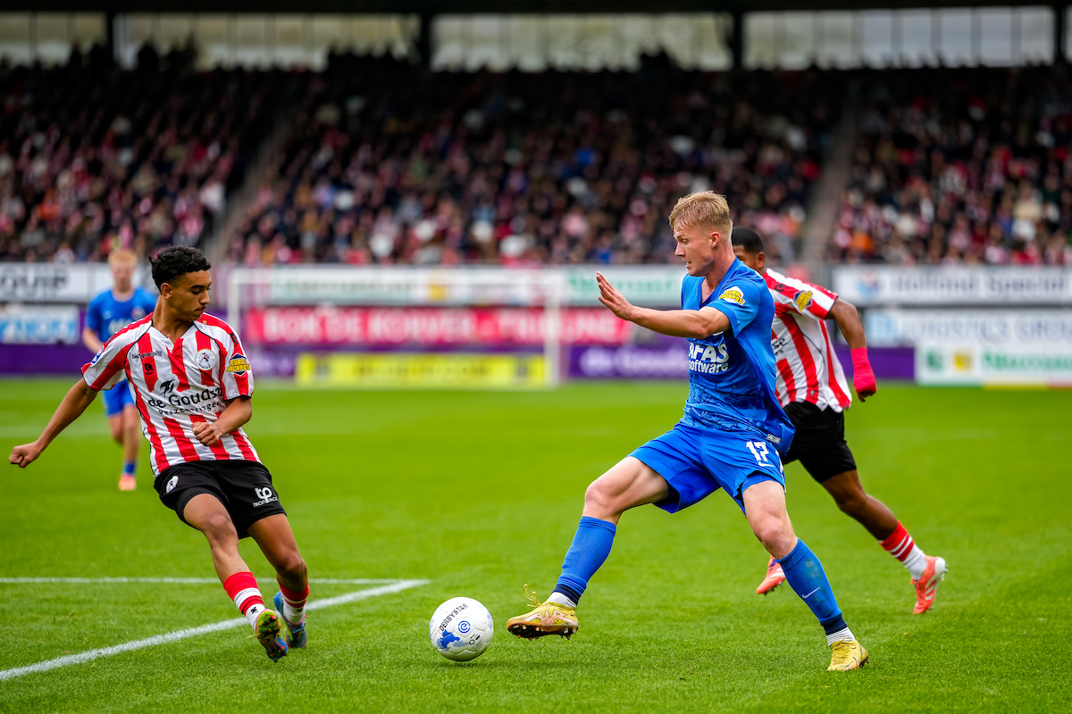 De stand na speelronde 11: AZ blijft in het spoor van de top en loopt verder uit op achtervolger Ajax