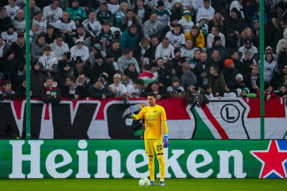 AZ krijgt gelijk in zaak tegen UEFA over incidenten rondom thuiswedstrijd tegen Legia Warschau