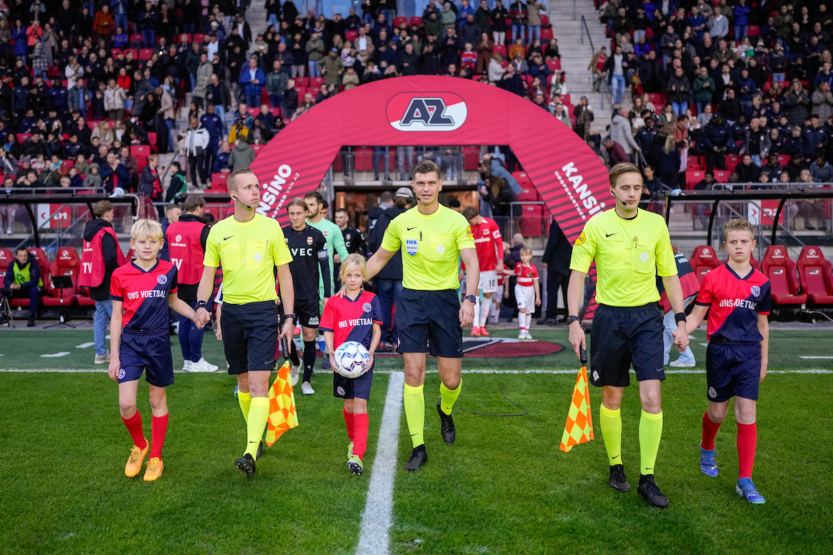 Joey Kooij fluit AZ-FC Twente: verbazing in Enschede