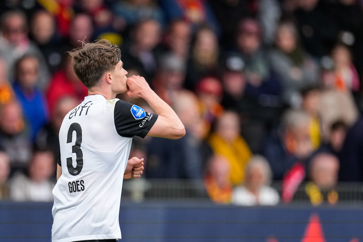 Scorende Goes haalt zijn gram en leidt AZ naar overwinning in Deventer