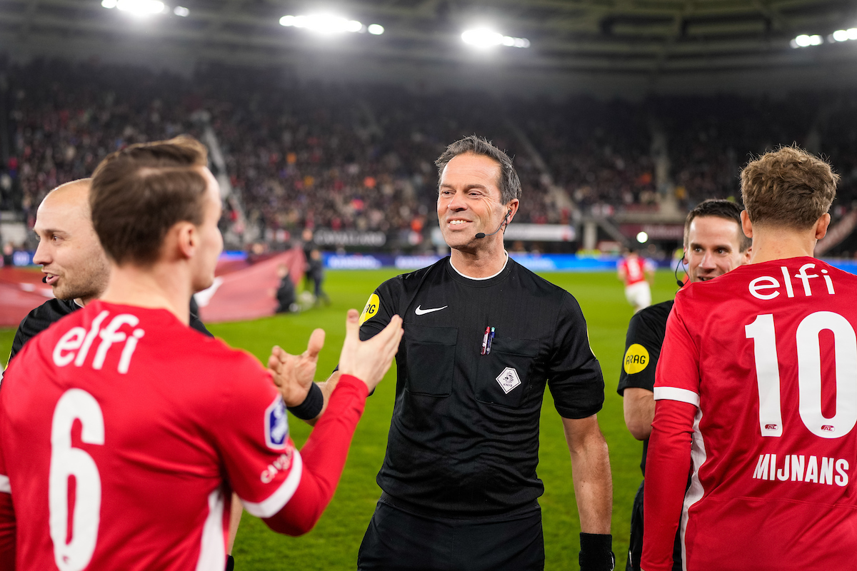 Bas Nijhuis fluit AZ – FC Utrecht