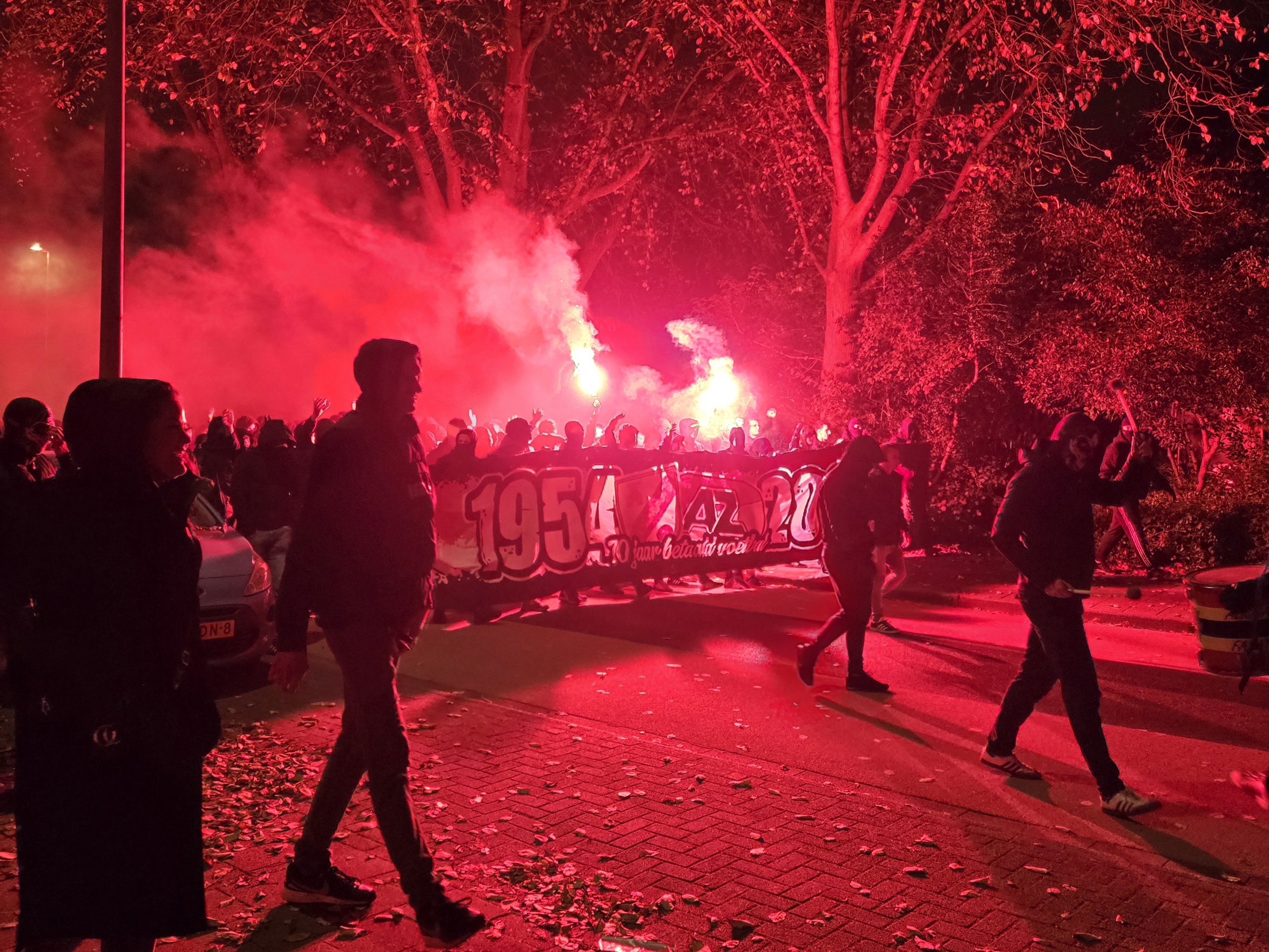 March For Victory: Samen achter AZ tegen Feyenoord