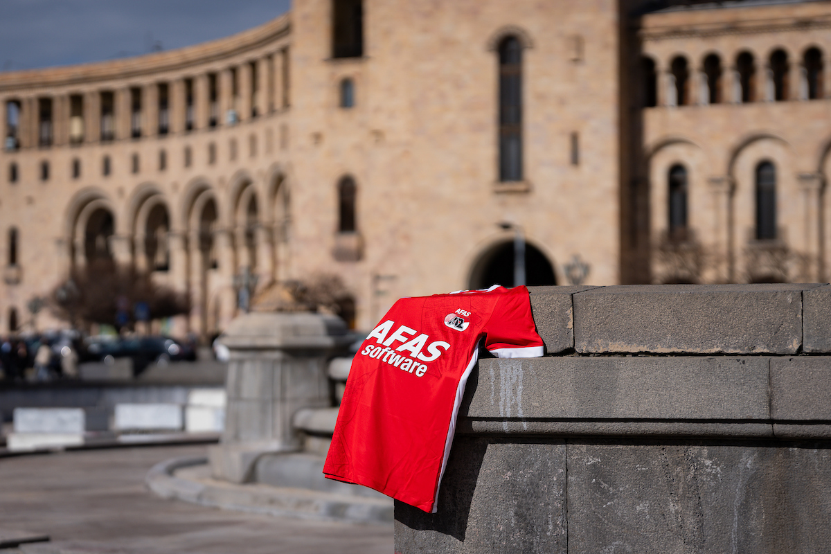 Het is aan AZ om de ondergang van het Nederlandse clubvoetbal te verbloemen