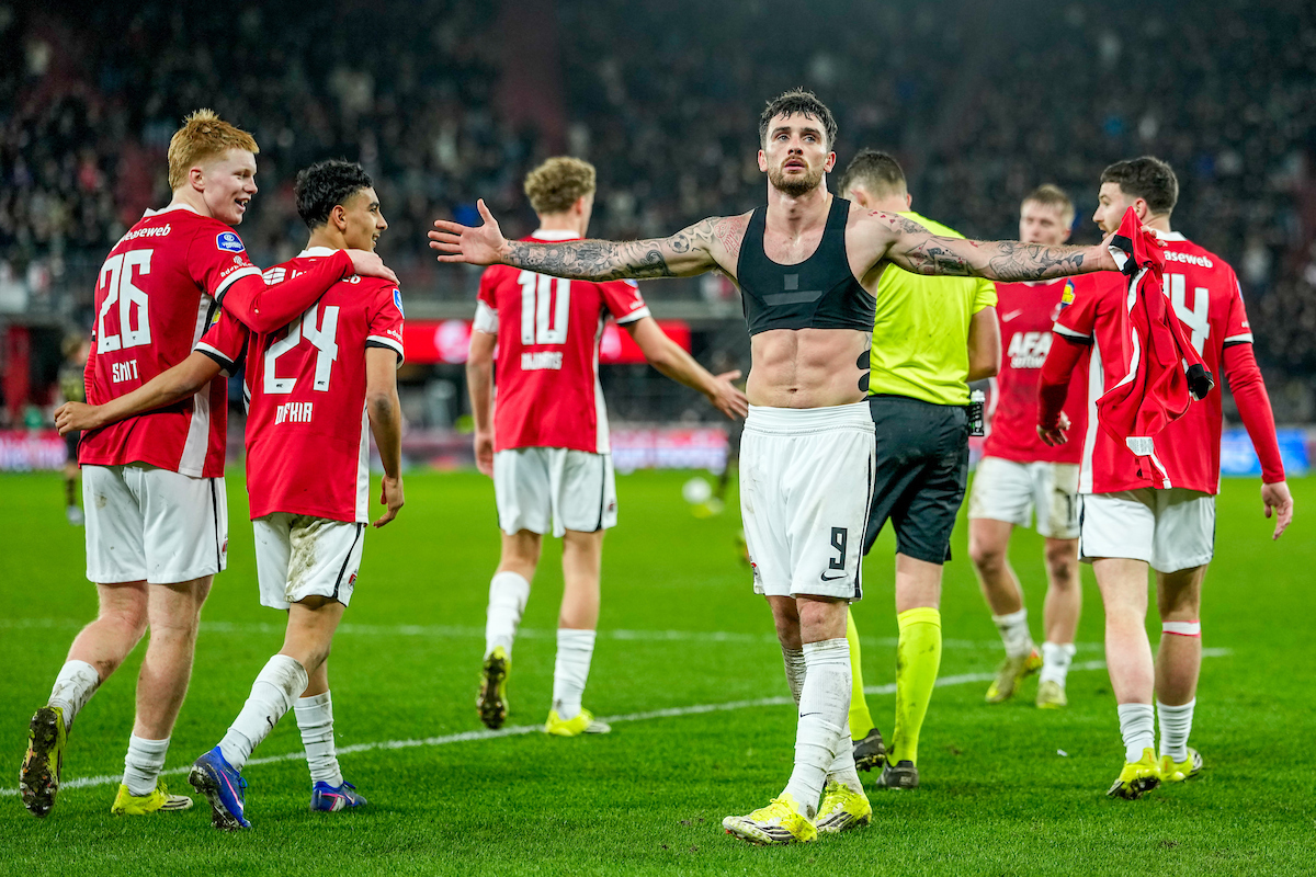 Mijnans en Smit helpen AZ aan broodnodige zege op Sparta