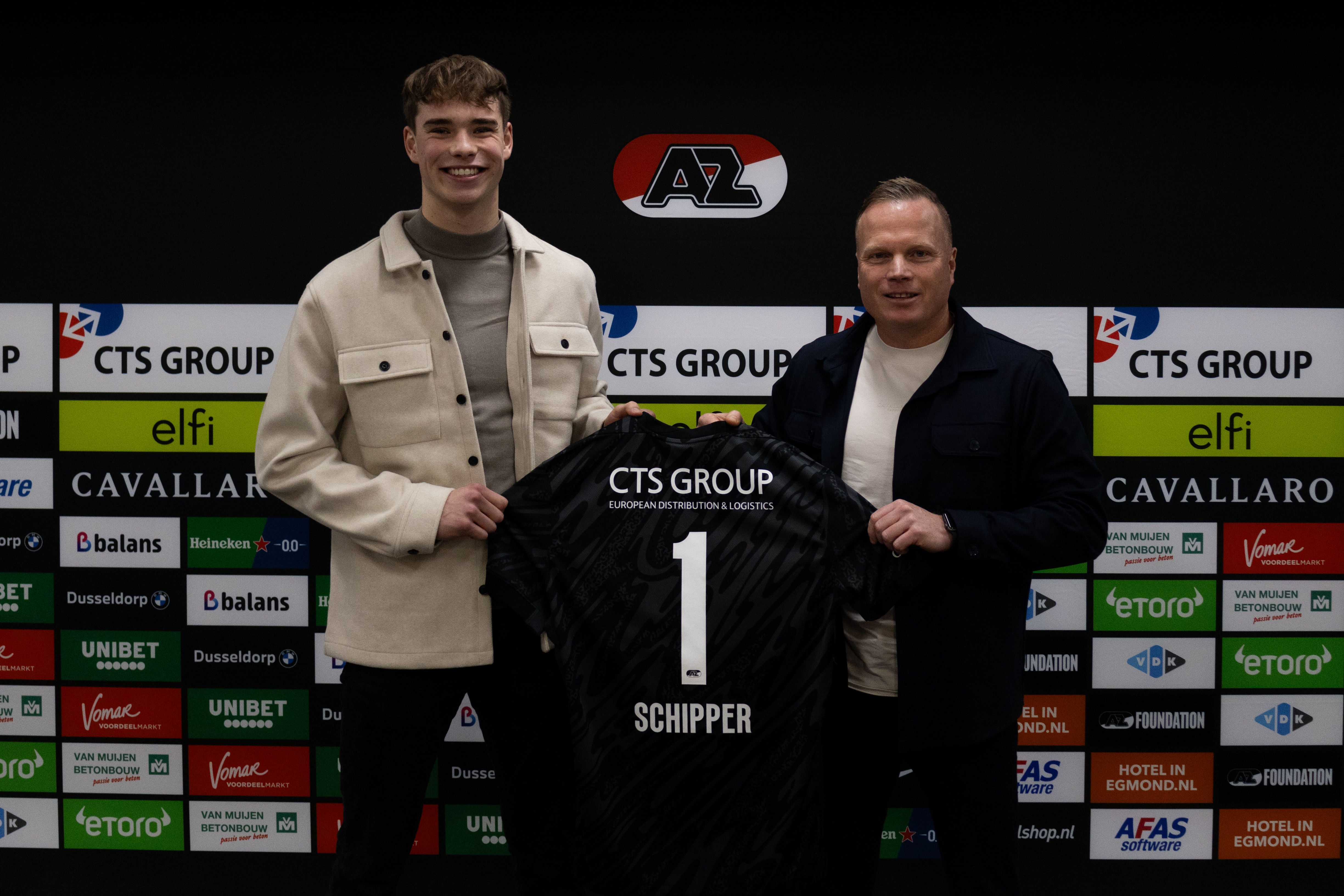 Talent Jur Schipper tekent nieuw contract