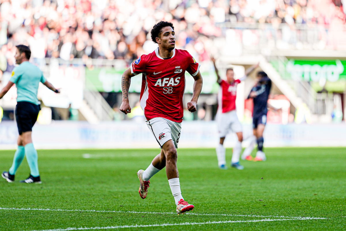 AZ sleept een gelijkspel uit het vuur in spektakelstuk tegen Feyenoord