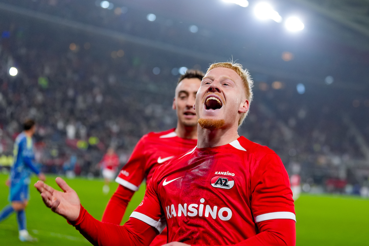 Voorbeschouwing: AZ moet op bezoek bij koploper Ajax zien aan te haken in strijd om plek drie