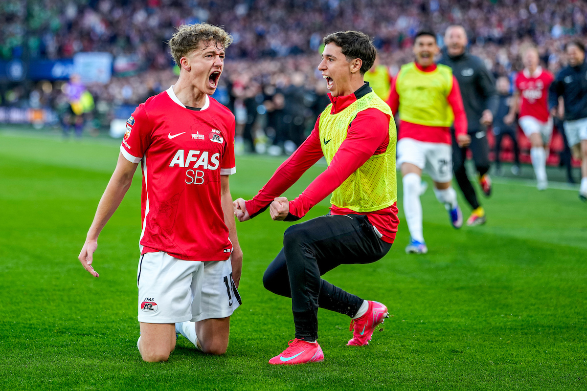 Mijnans raakt uitgeput van het juichen: ''Euforie was op na al die goals''