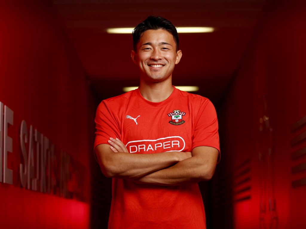 Yukinari Sugawara gepresenteerd bij Southampton