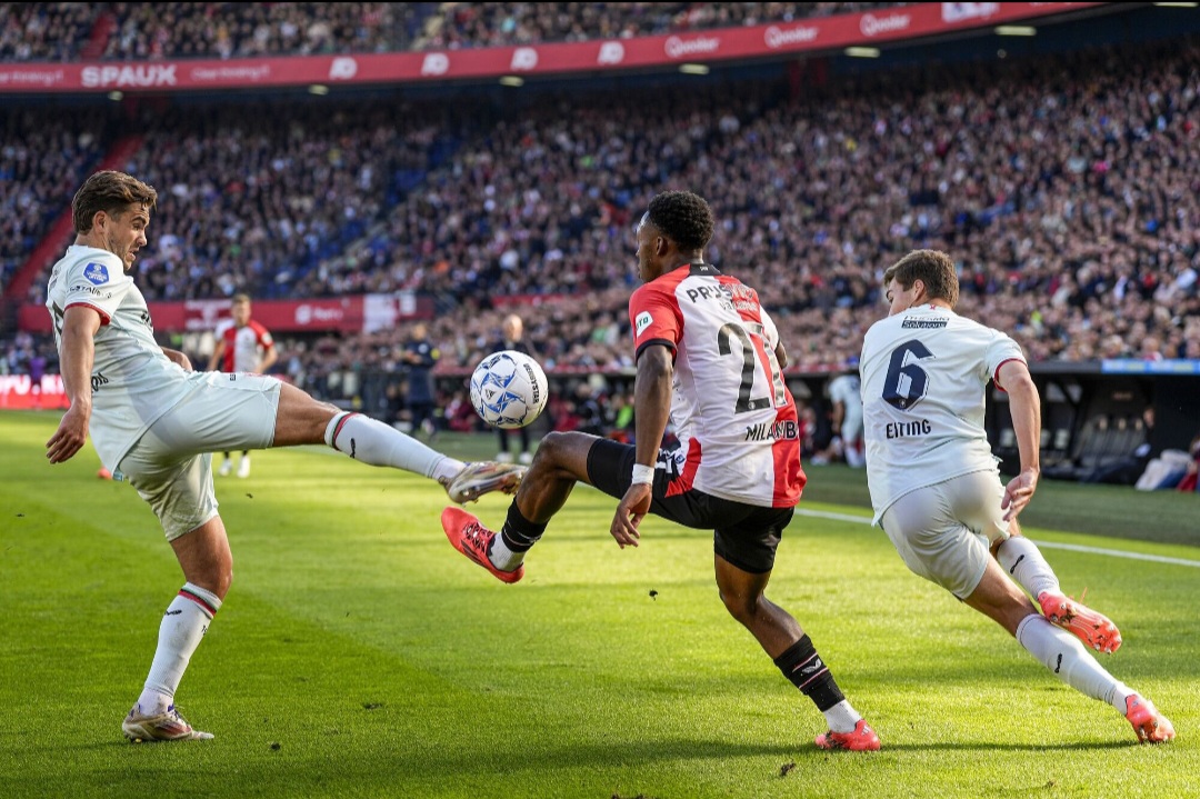 Concurrentieanalyse: Feyenoord wint in eerste topper tegen Twente, tumultueze zeges PSV, Ajax en Utrecht