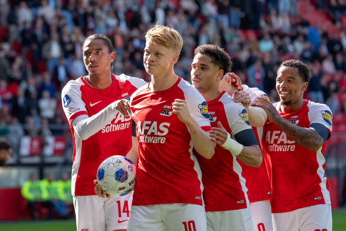 Smit ziet stap naar Nederlandse top niet als nodig: ‘AZ doet niet onder voor PSV, Ajax of Feyenoord’