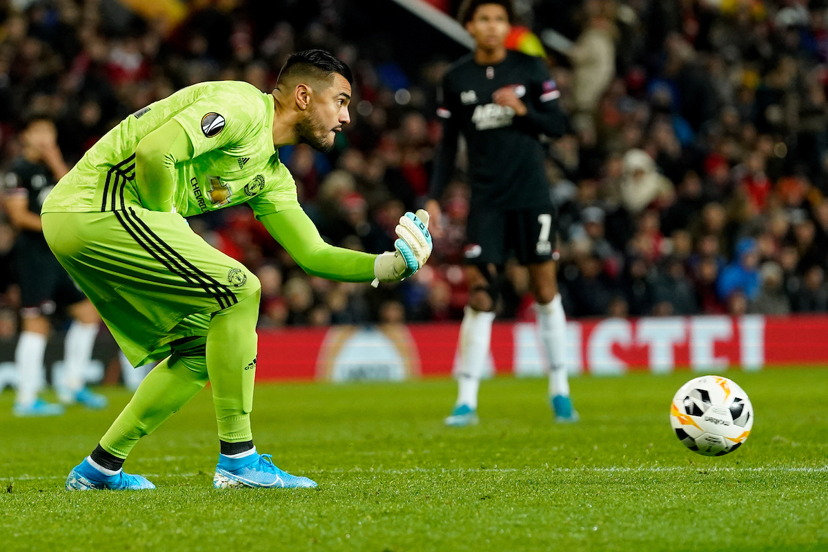 Oud-AZ'er Sergio Romero (37) gaat door het lint en wil eigen fans aanvallen