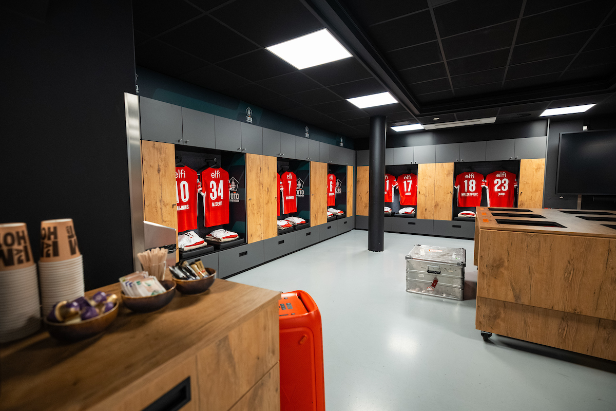 OPSTELLING AZ: Martens kiest o.a. voor Smit en Poku