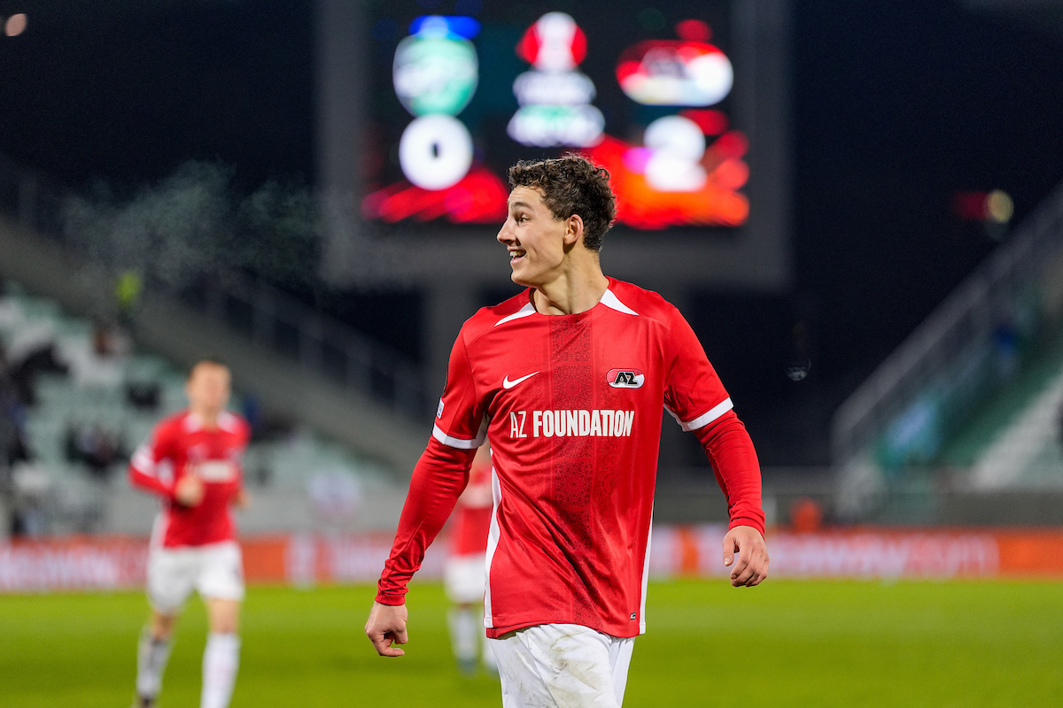 Martens rekent niet op Van Bommel tegen AS Roma: 'Te veel last'