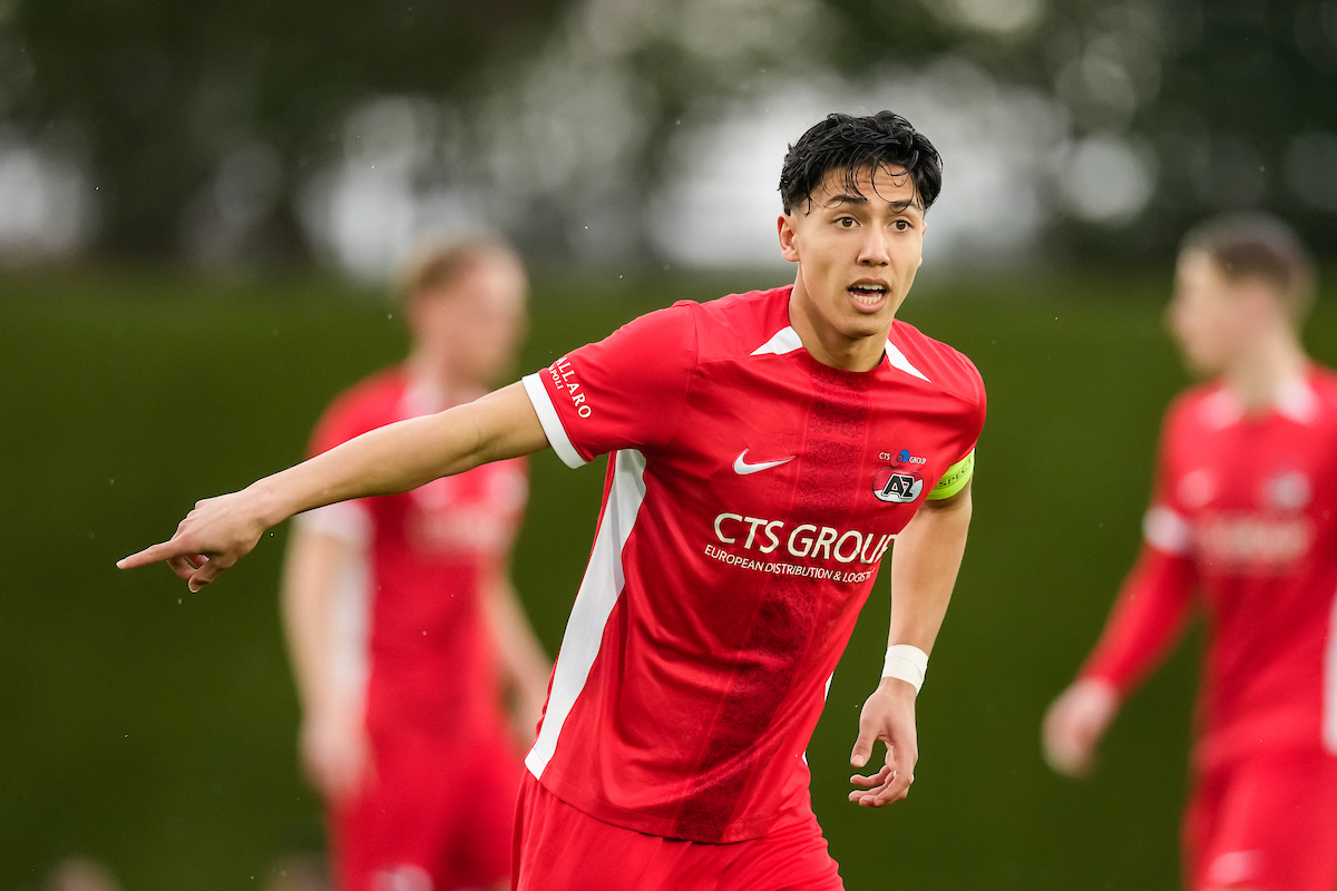 Nu ook witte rook: aanvoerder AZ O19 Julian Oerip langer bij AZ