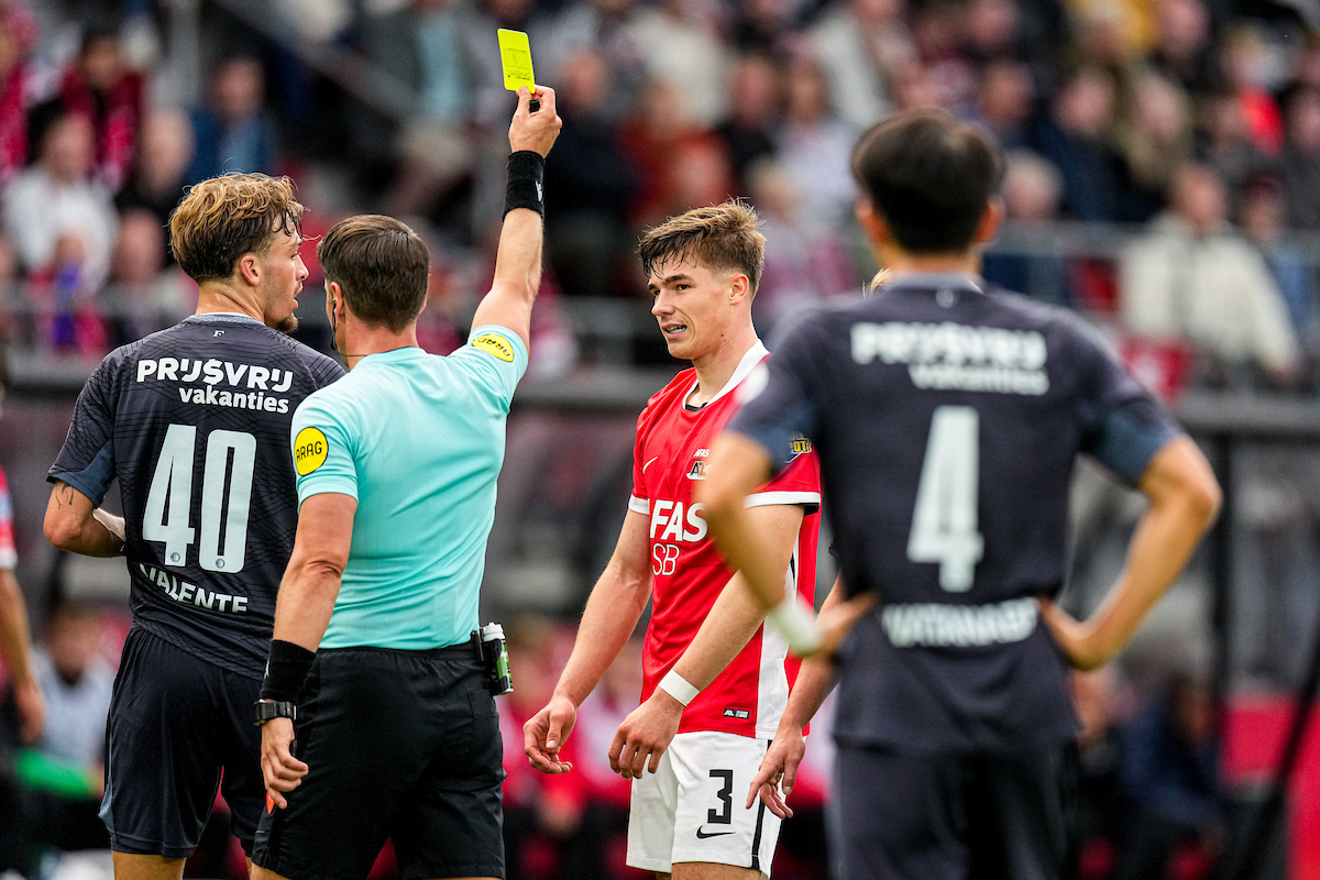 Column | Wie moet er eigenlijk in de spiegel kijken?