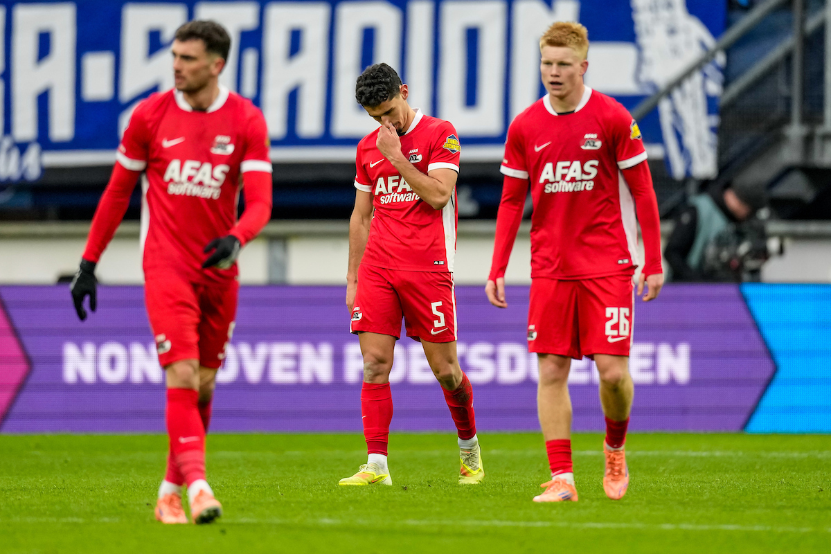 AZ keihard onderuit in Heerenveense vrieskou