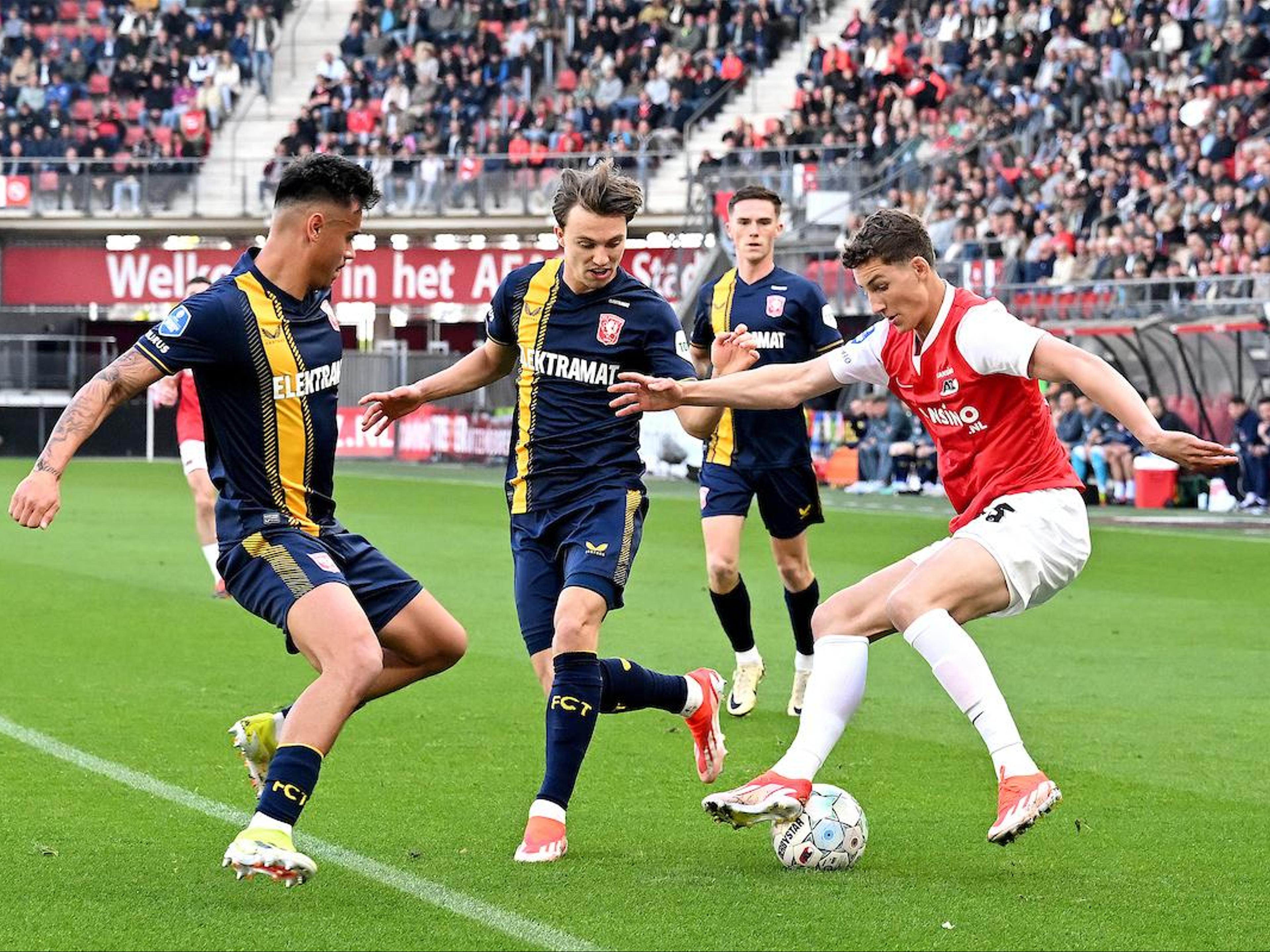 Martens verklaart passeren Belic en van Bommel