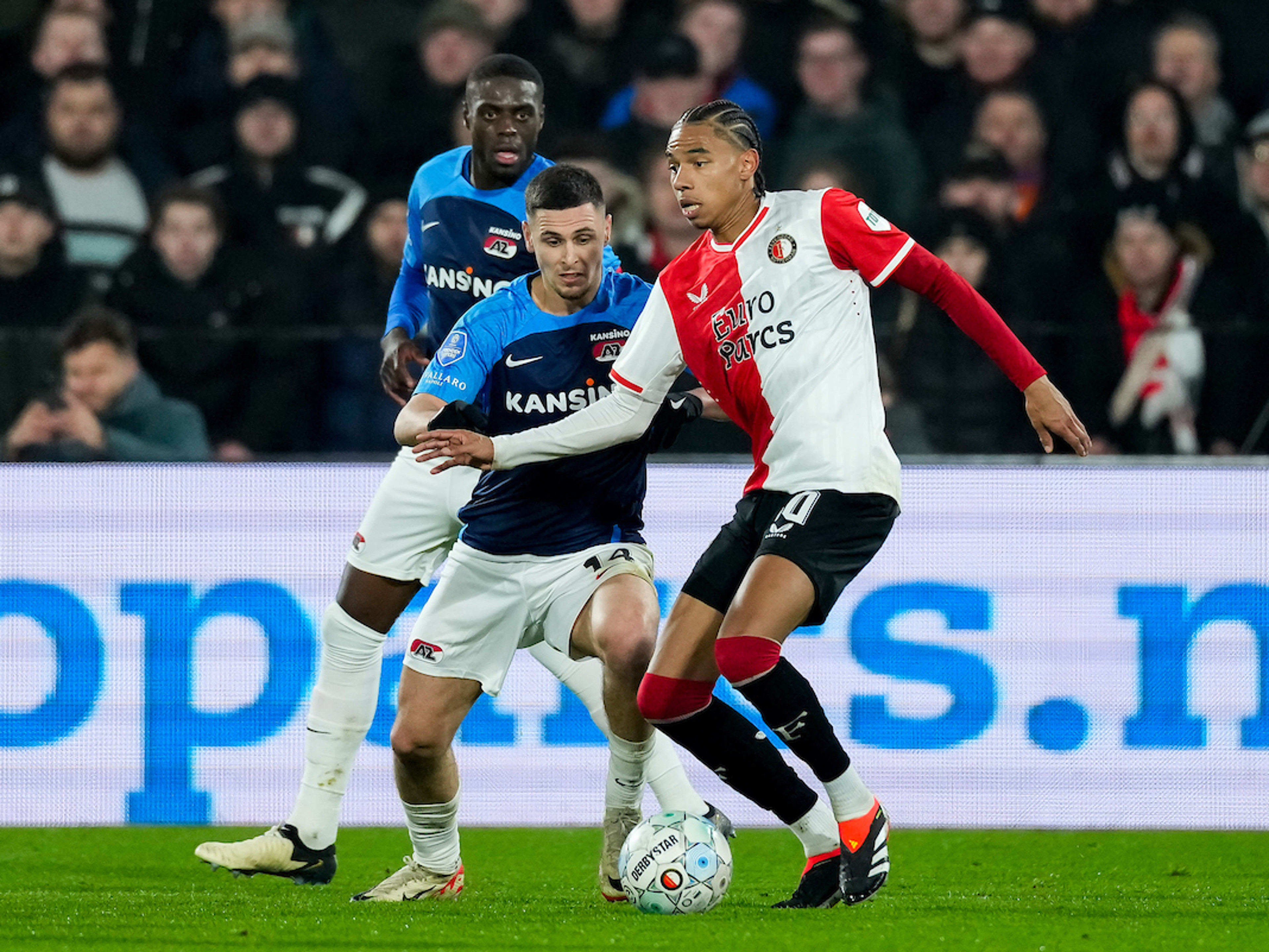 ''Feyenoord akkoord met Charlotte FC over voormalige AZ-speler Calvin Stengs''