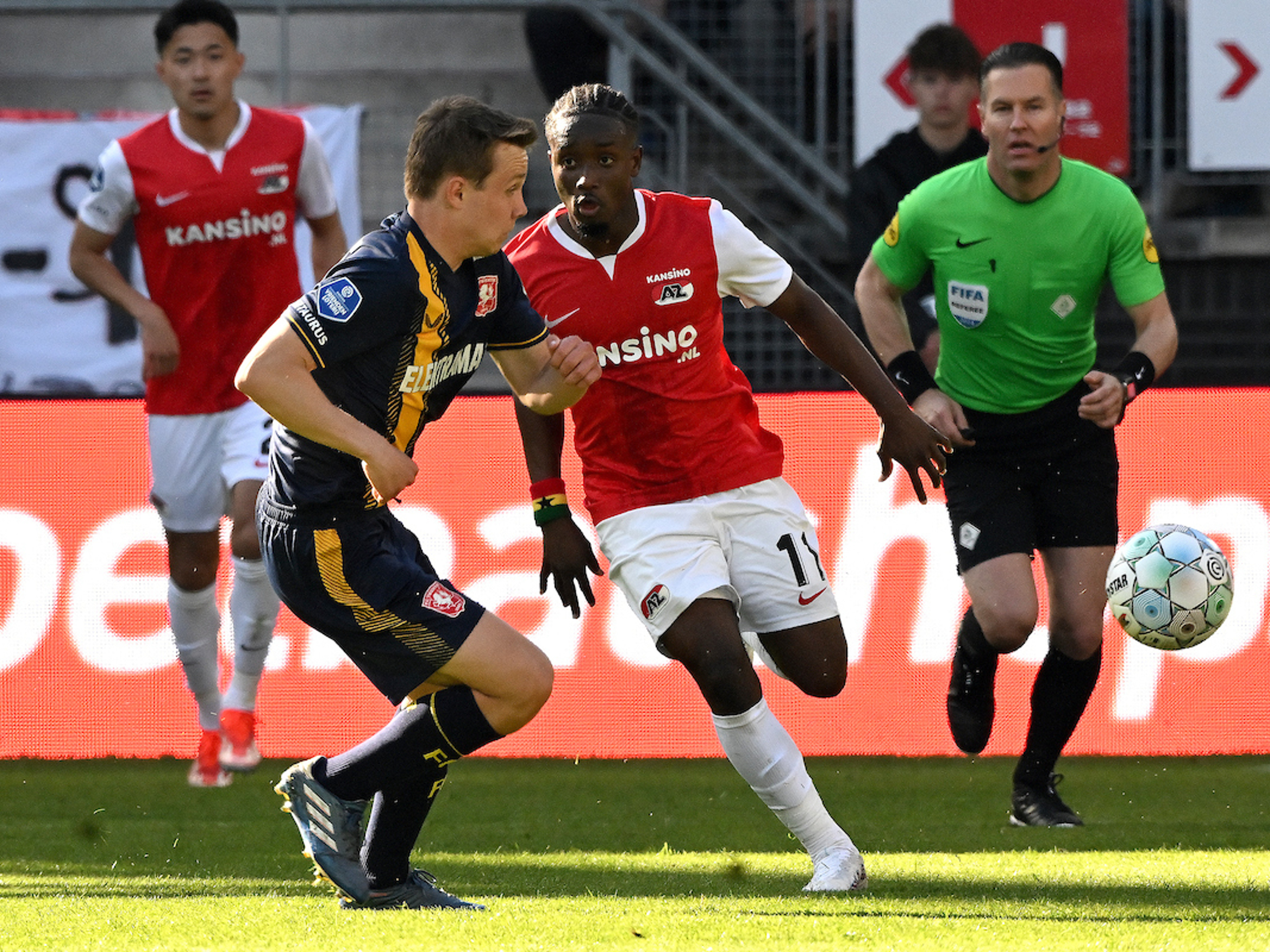 Danny Makkelie scheidsrechter bij AZ - FC Utrecht