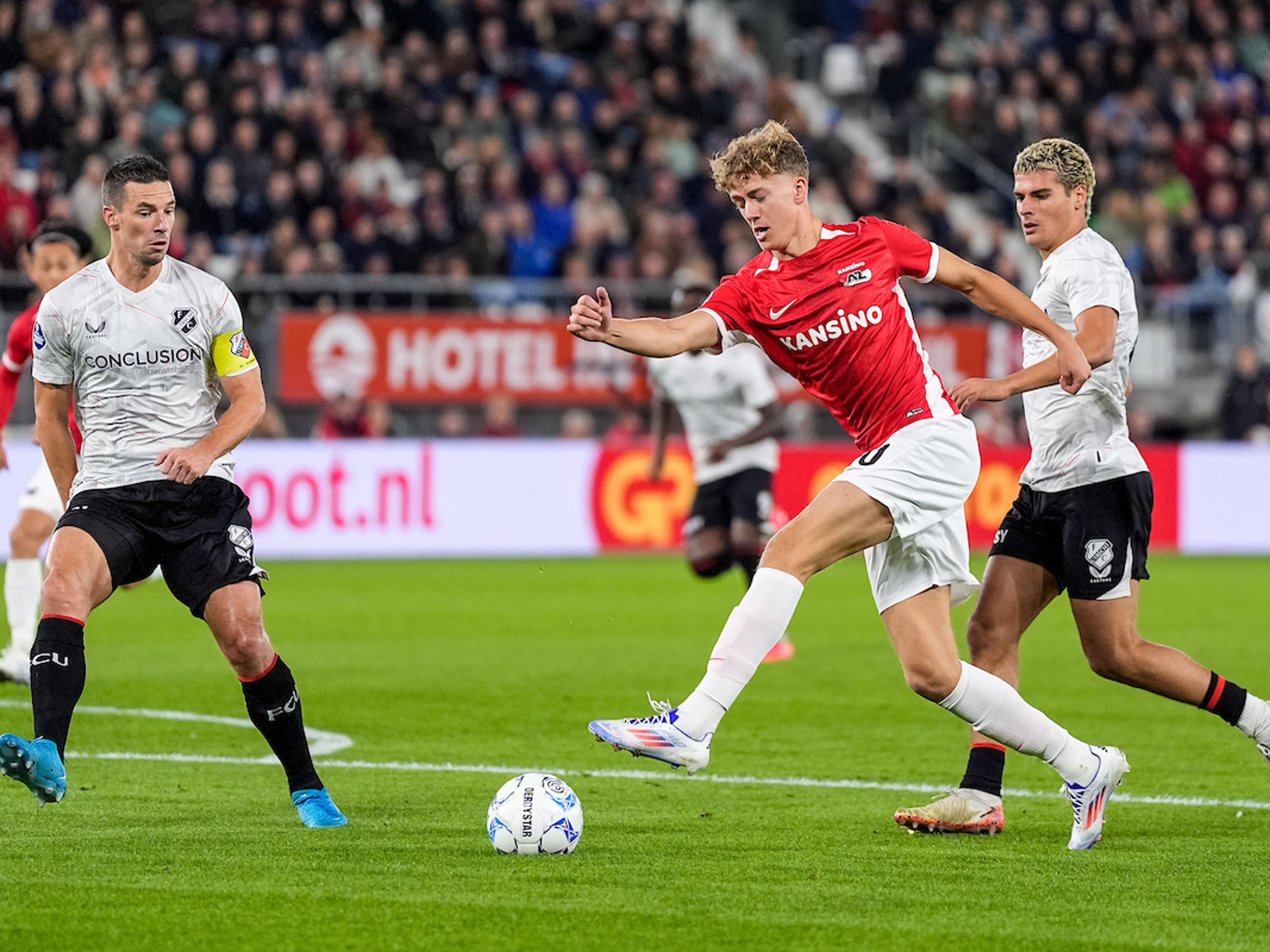AZ lijdt eerste nederlaag van het seizoen tegen FC Utrecht