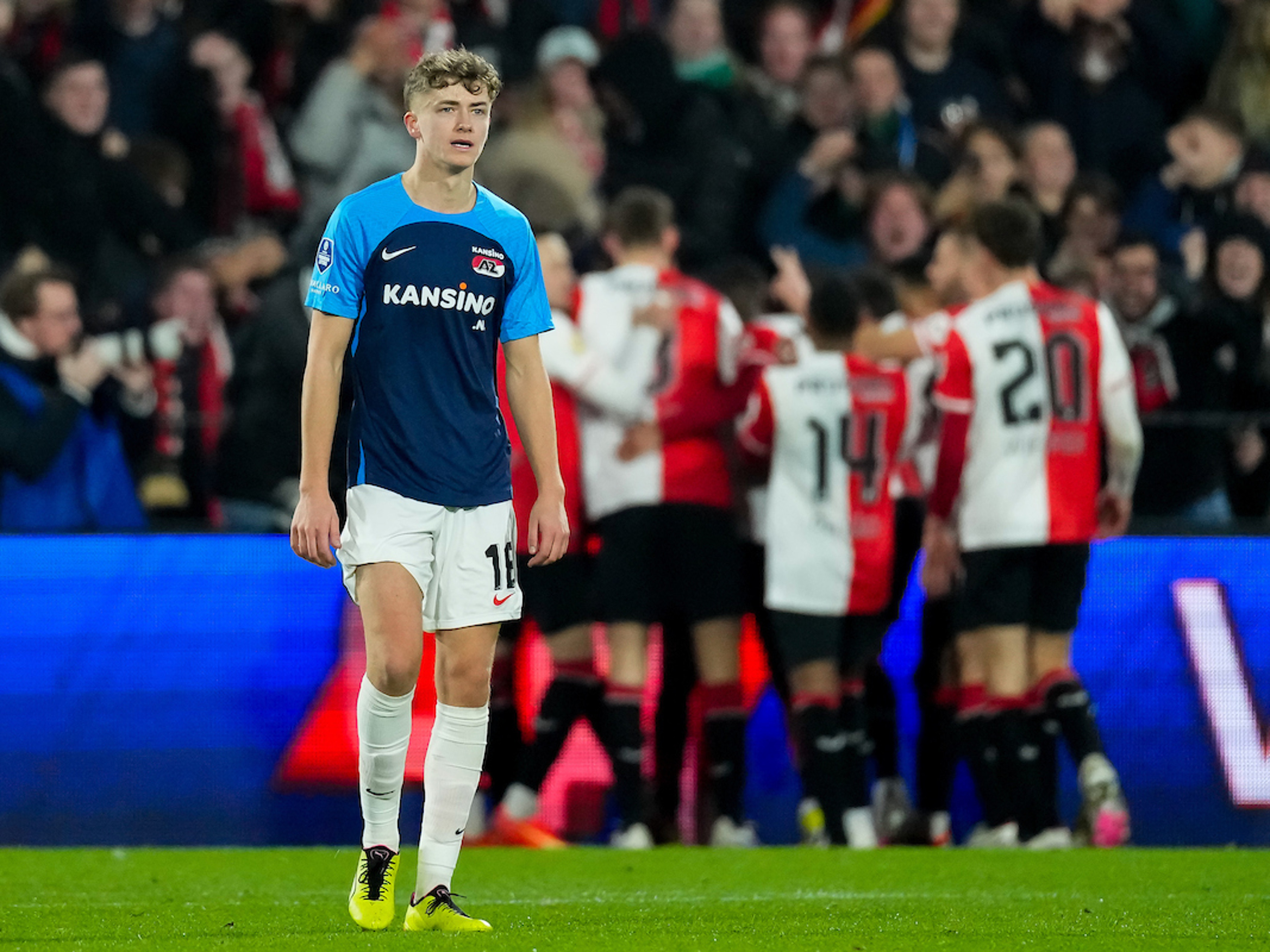Concurrentieanalyse: FC Twente helpt RKC aan eerste punt, Ajax wint in spektakelstuk dankzij goudhaantje Weghorst