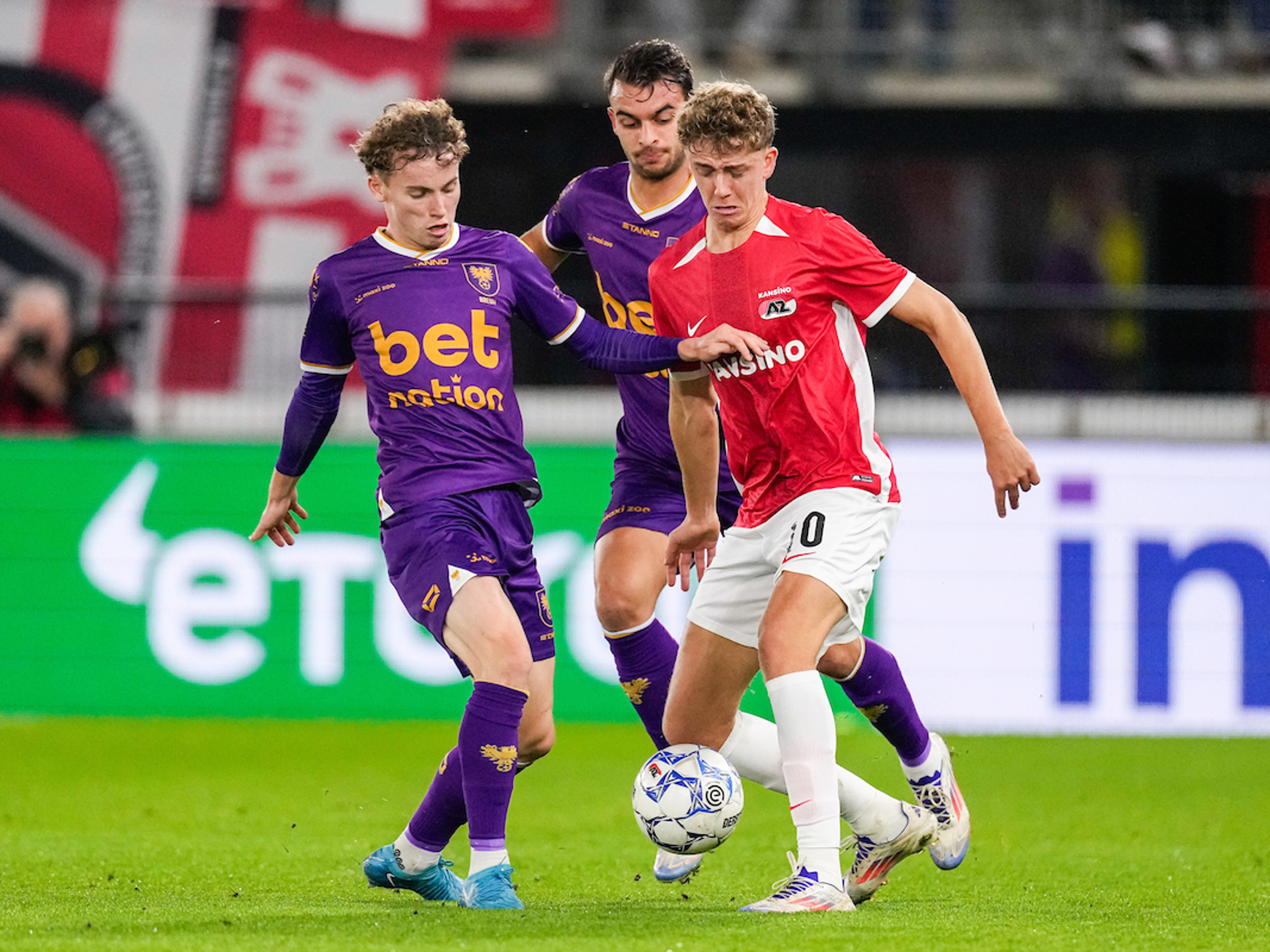 AZ wint weer niet: Go Ahead neemt in extremis een punt mee uit Alkmaar