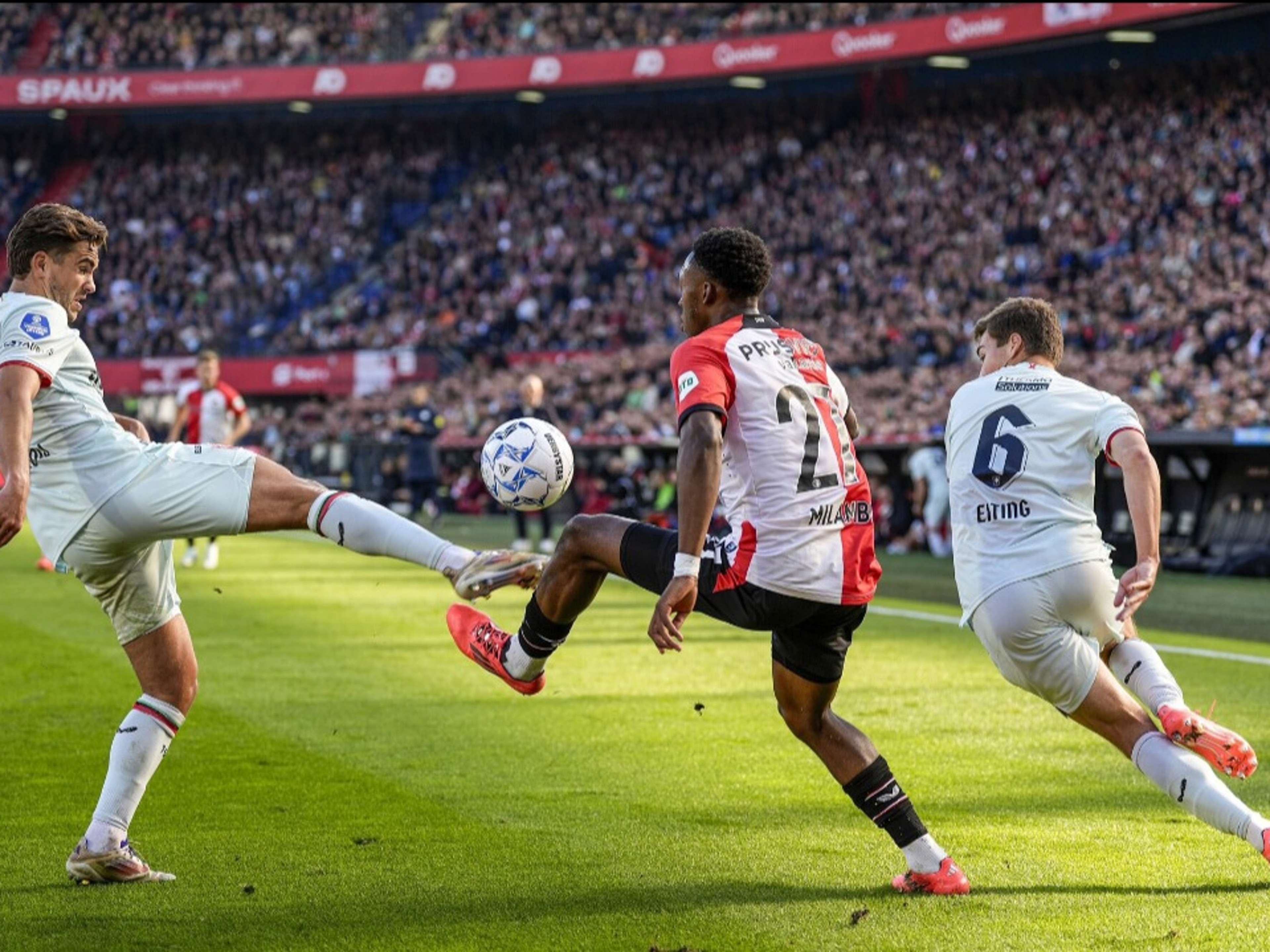 Concurrentieanalyse: Feyenoord wint in eerste topper tegen Twente, tumultueze zeges PSV, Ajax en Utrecht