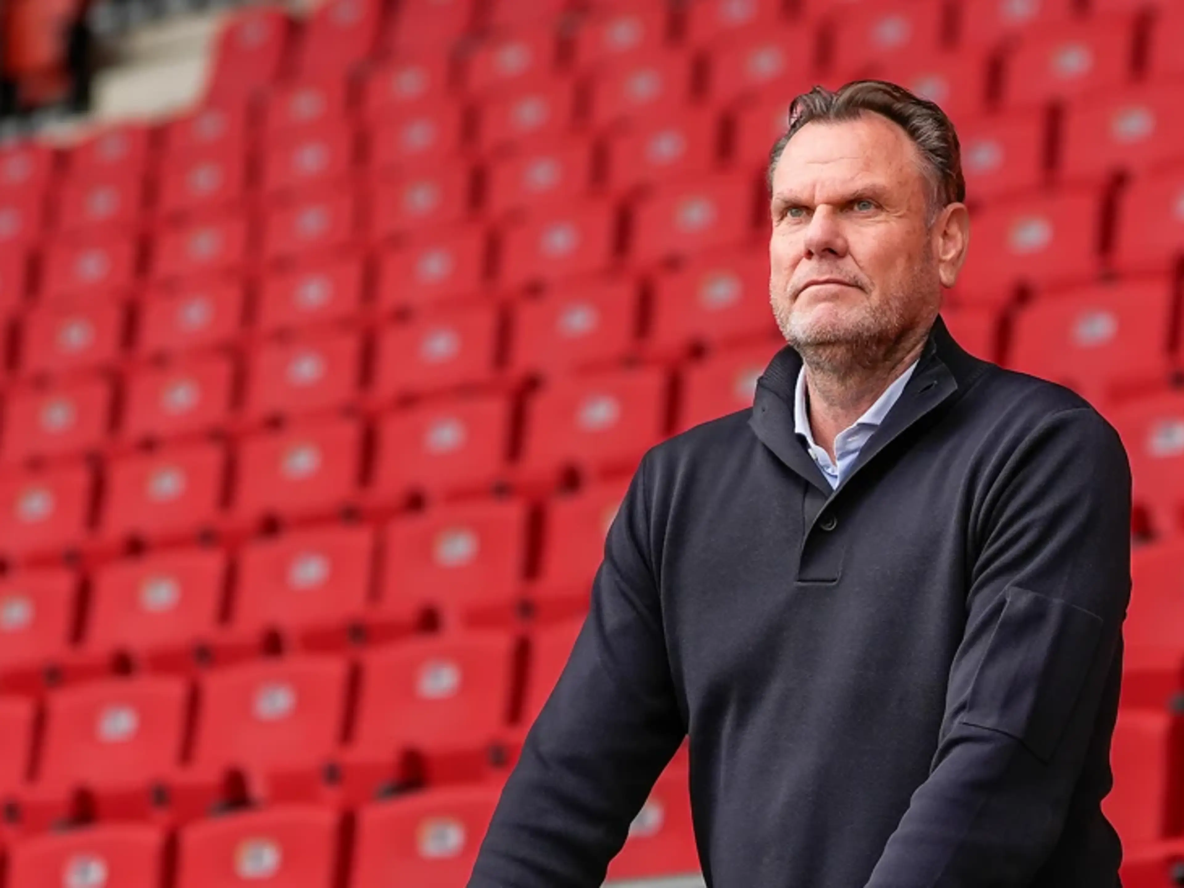 Robert Eenhoorn neemt afscheid: TV-special blikt terug op tien jaar directeurschap bij AZ