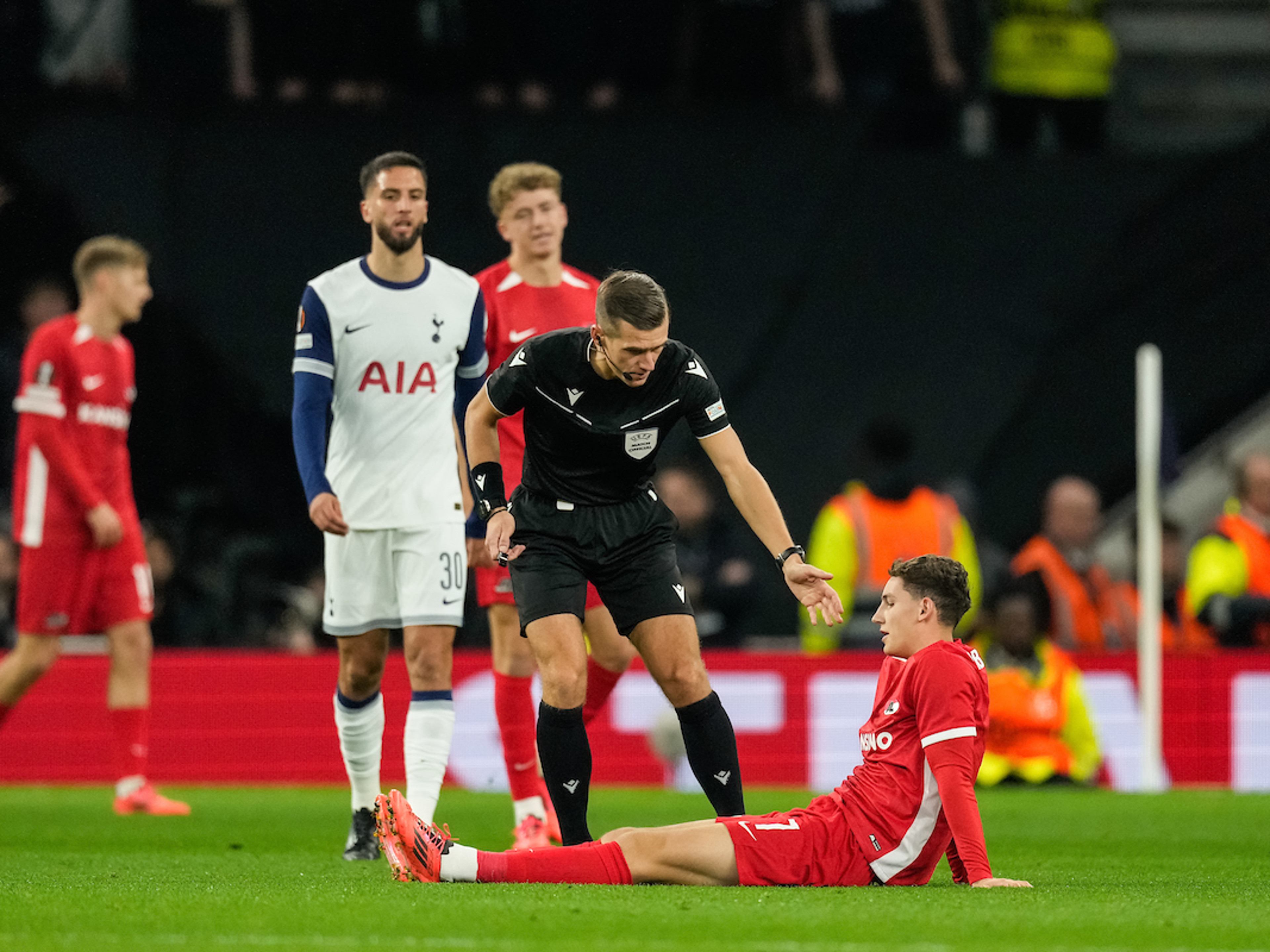 'Ruben van Bommel heeft nog altijd last van een gebroken teen'