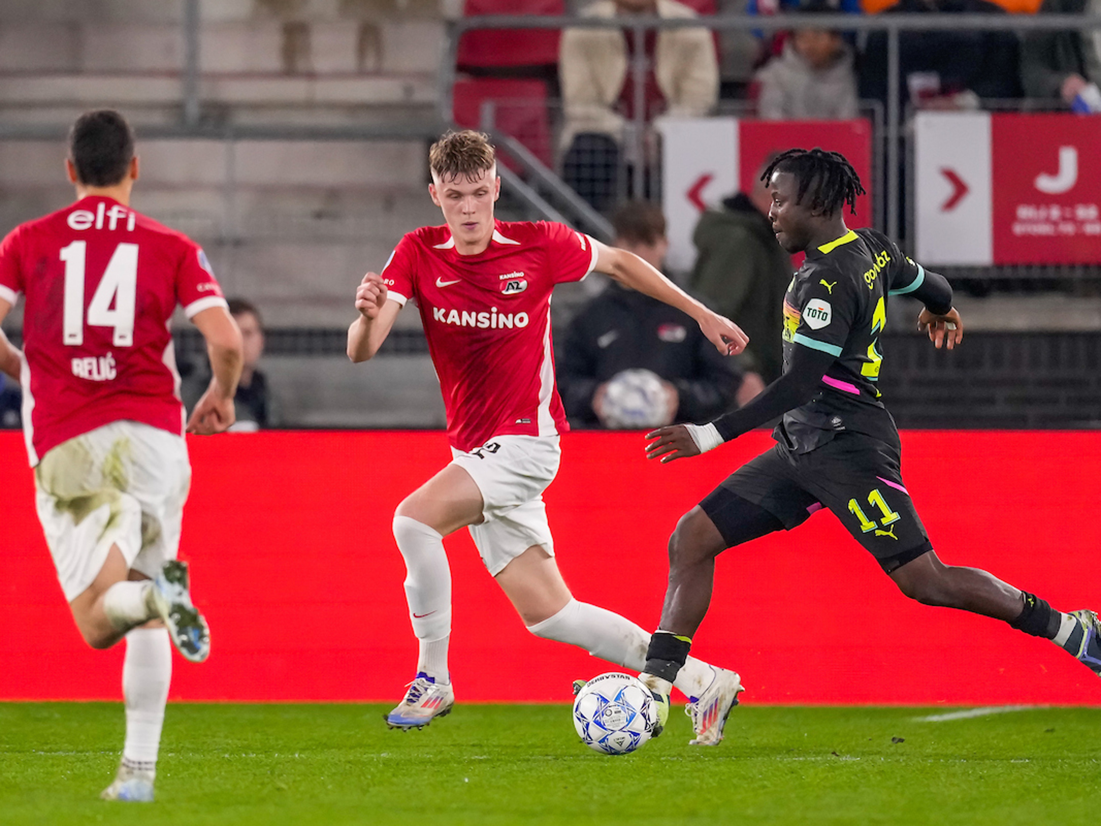 Concurrentieanalyse: PSV wint van FC Utrecht, Feyenoord lijdt puntverlies in De Kuip