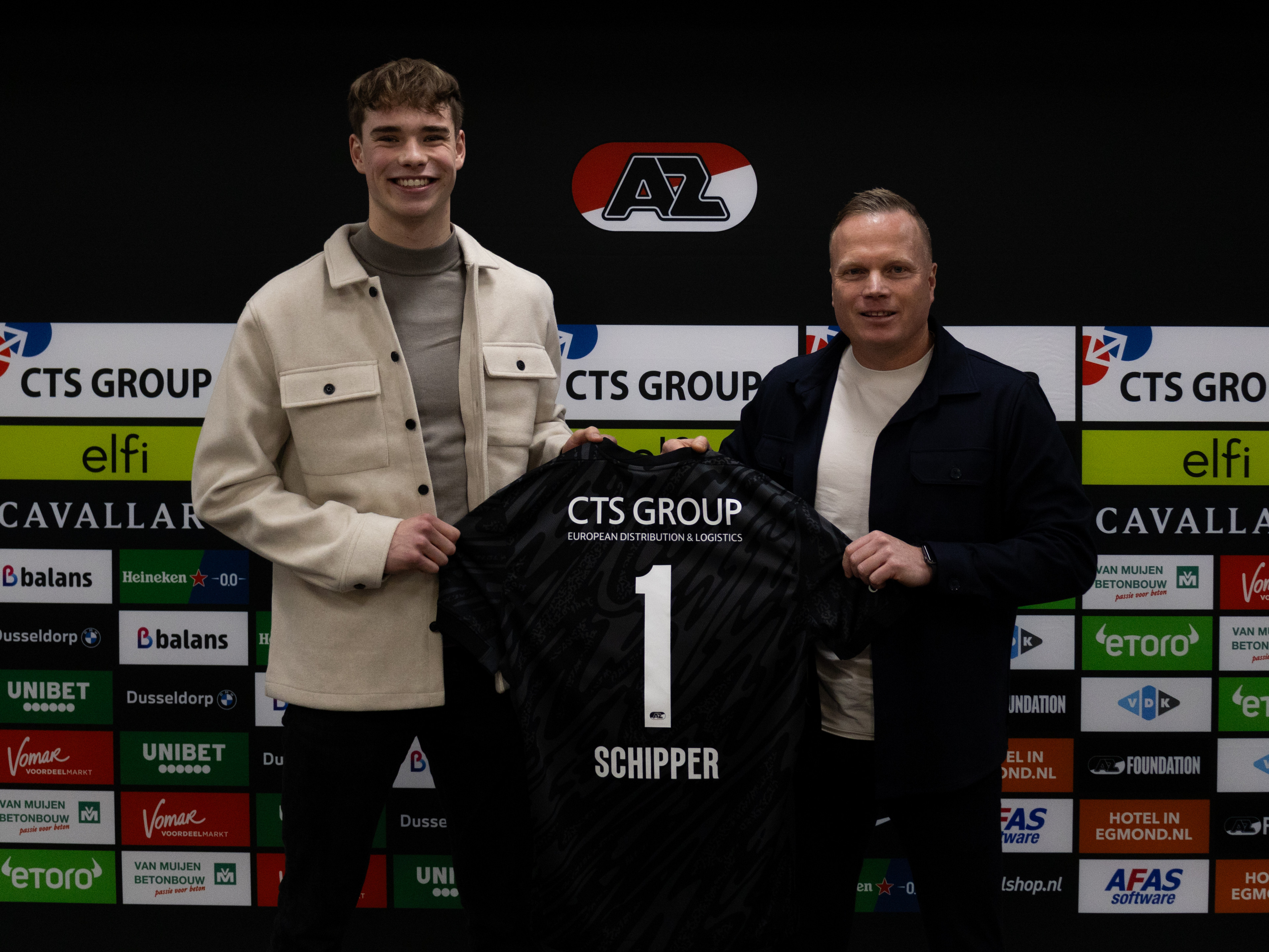 Talent Jur Schipper tekent nieuw contract