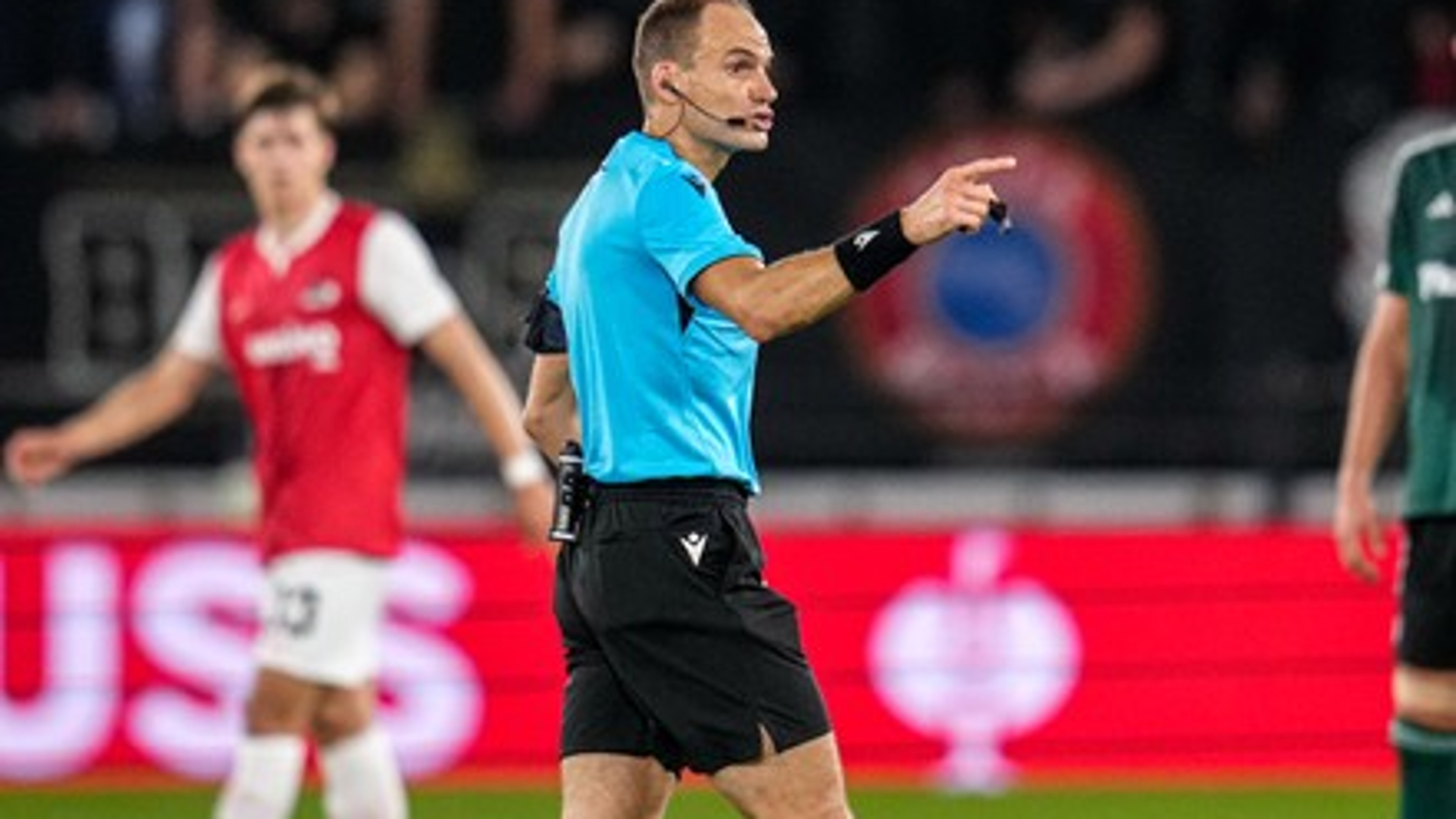 referee-nenad-minakovic-during-uefa-europa-conference-440nw-14138606cg