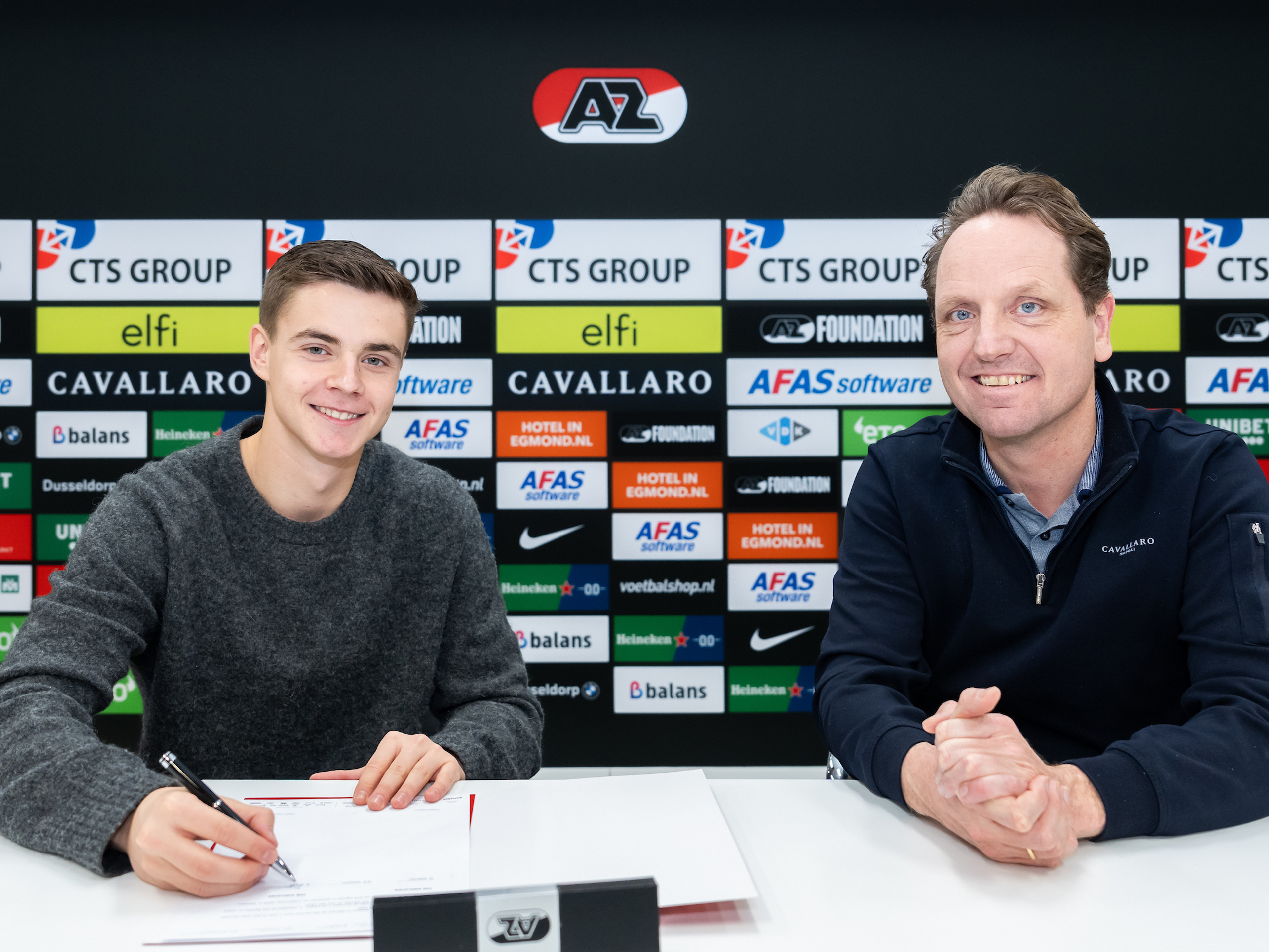 Bohdan Budko tekent eerste profcontract bij AZ