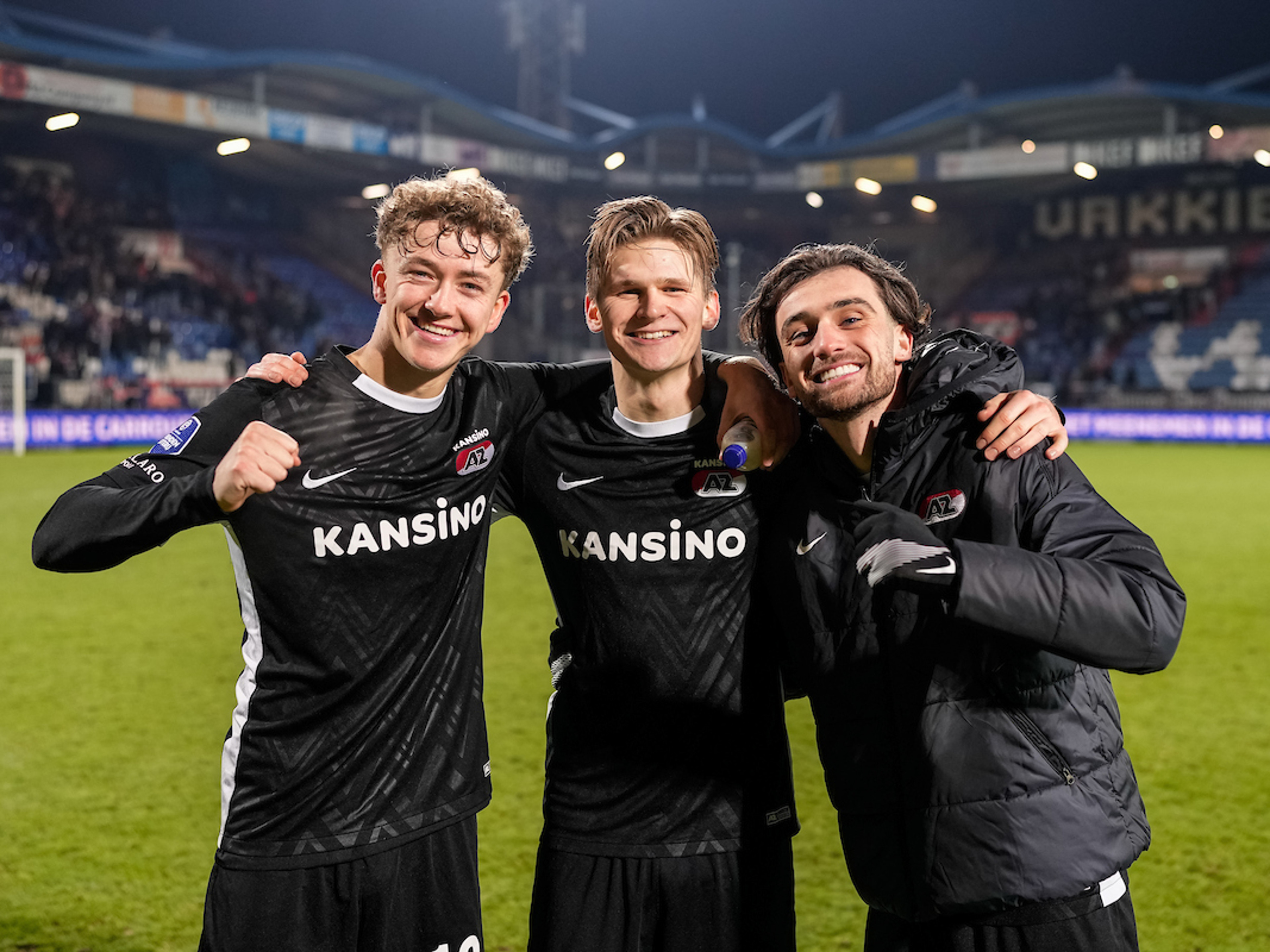 AZ revancheert zich en pakt drie punten in Tilburg