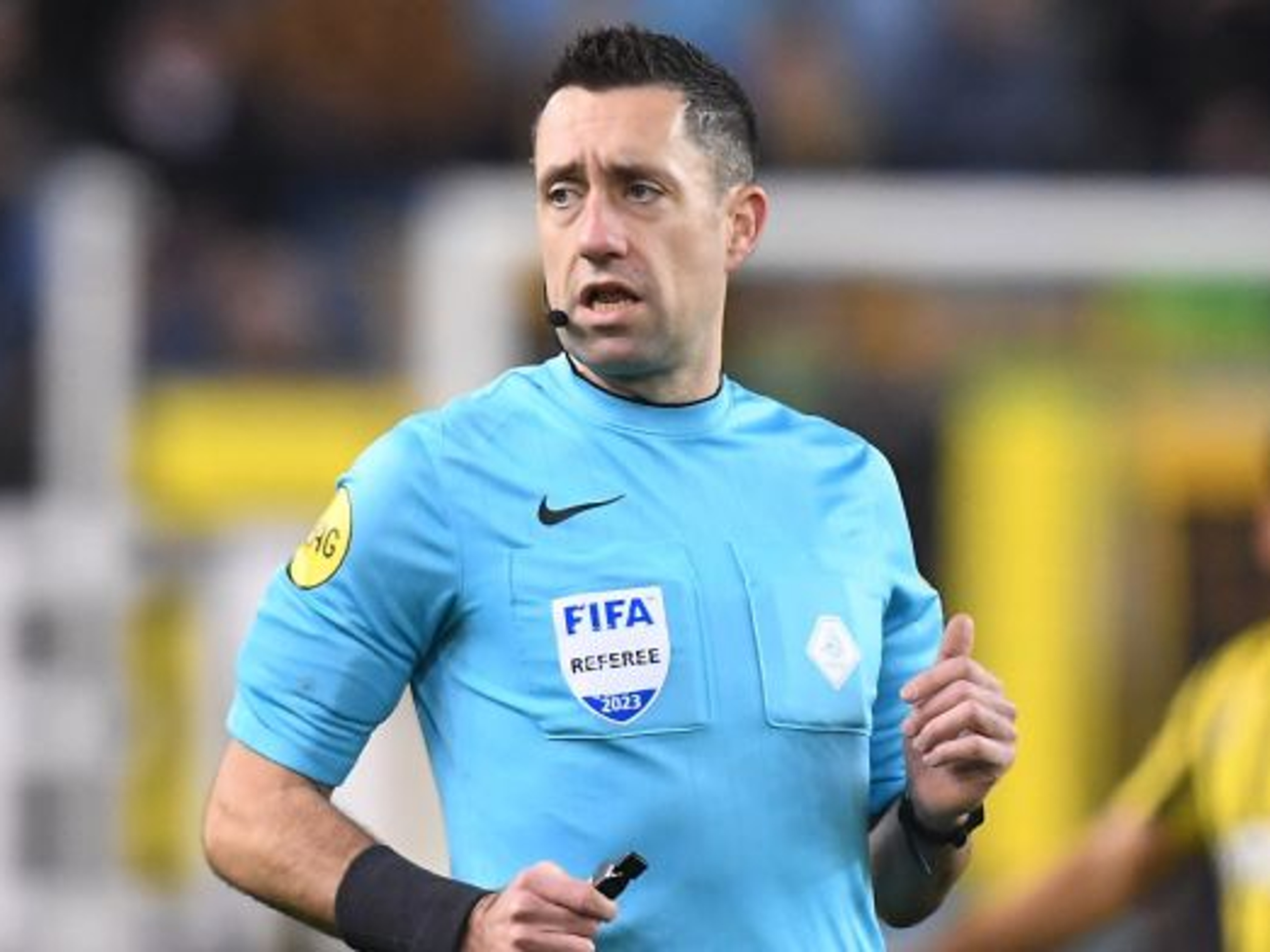 Ajax – AZ onder leiding van scheidsrechter Dennis Higler